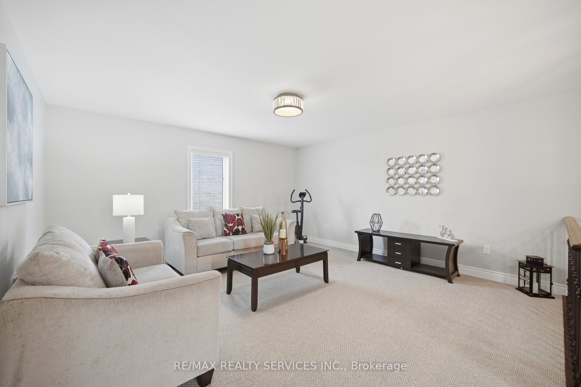 152 Newhouse Boulevard Property Photo 31