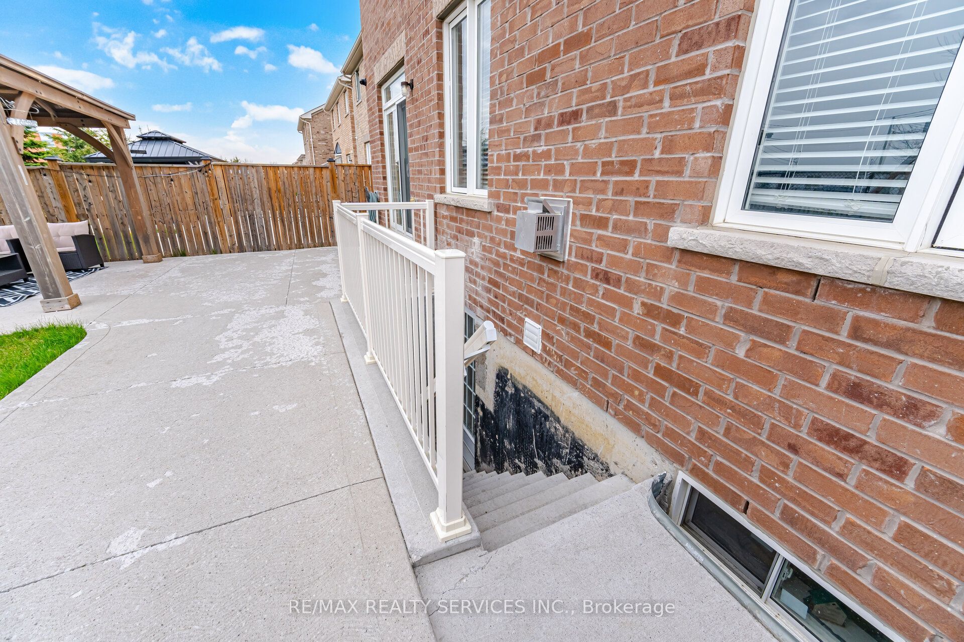 152 Newhouse Boulevard Property Photo 42