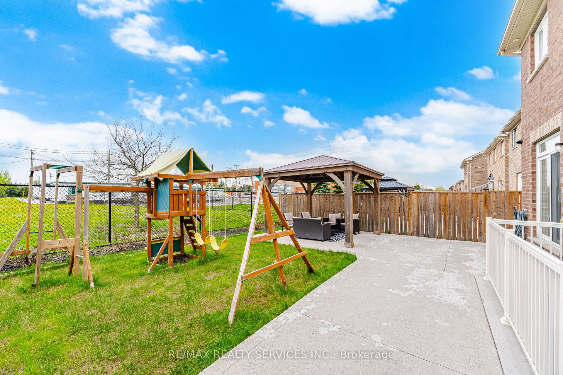 152 Newhouse Boulevard Property Photo 43