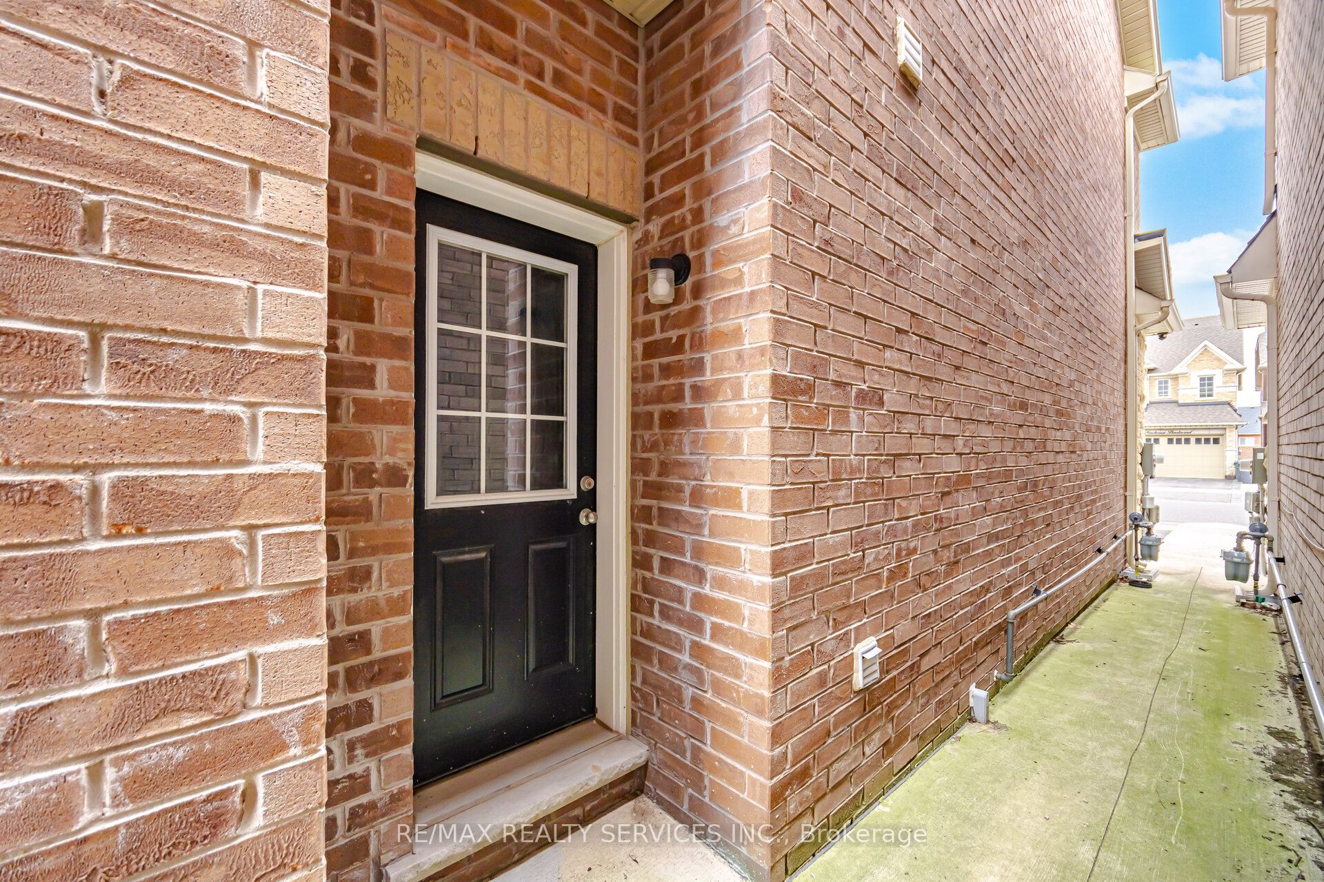152 Newhouse Boulevard Property Photo 45