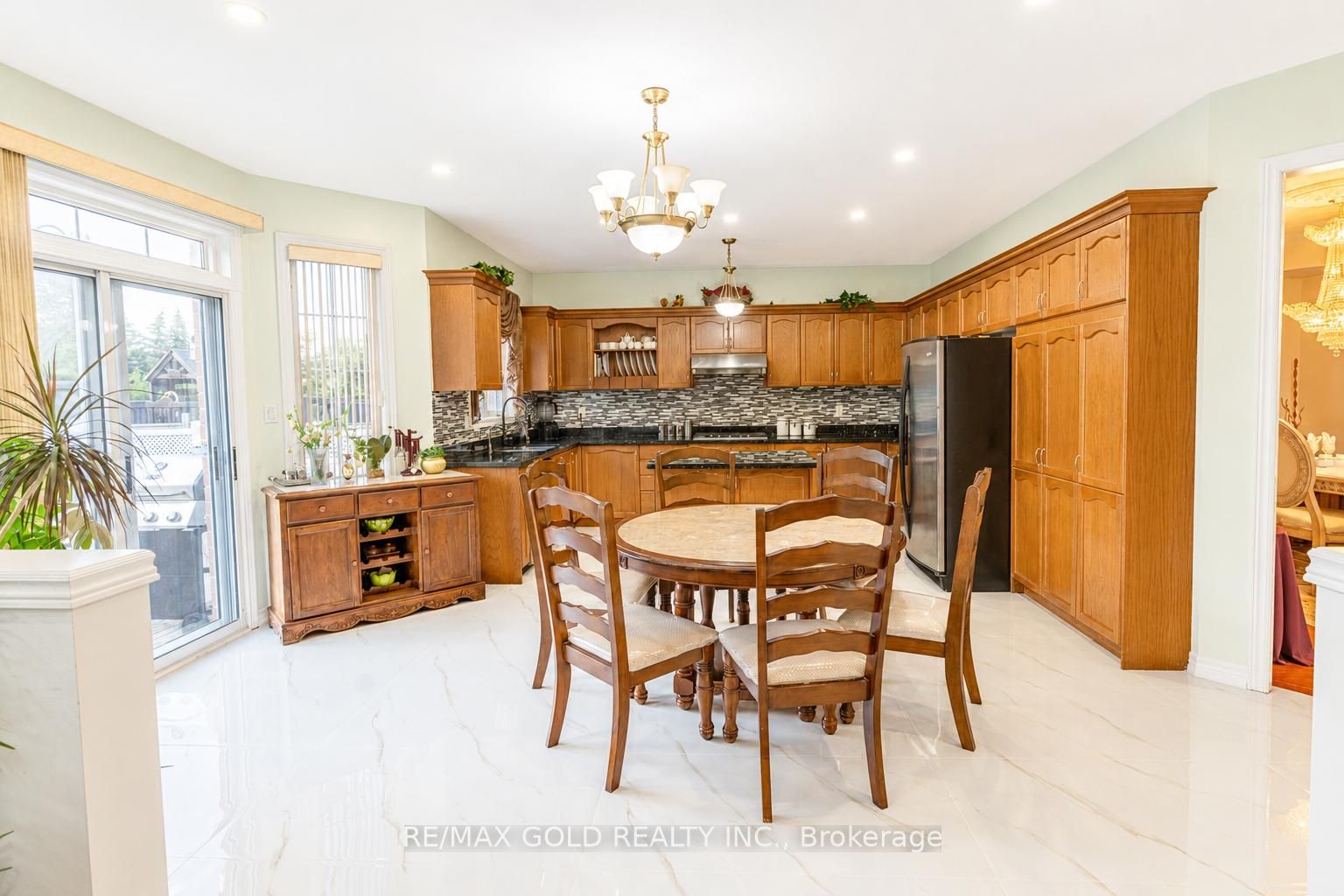 12 Highvalley Circle Property Photo 8
