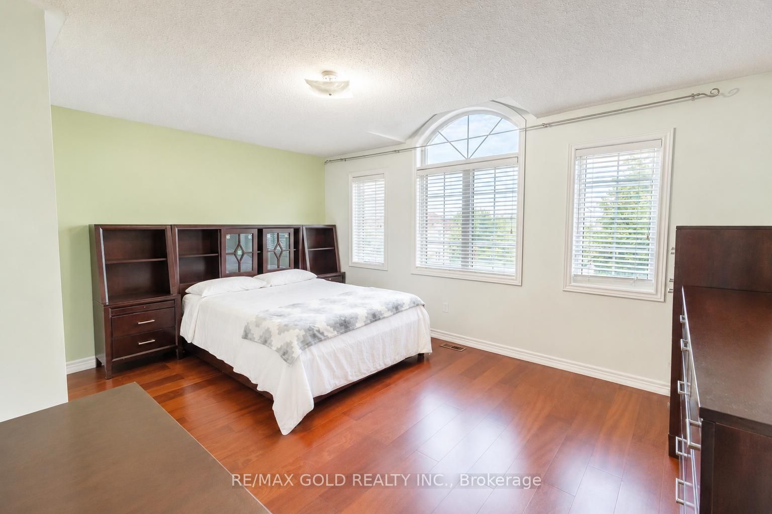 12 Highvalley Circle Property Photo 10