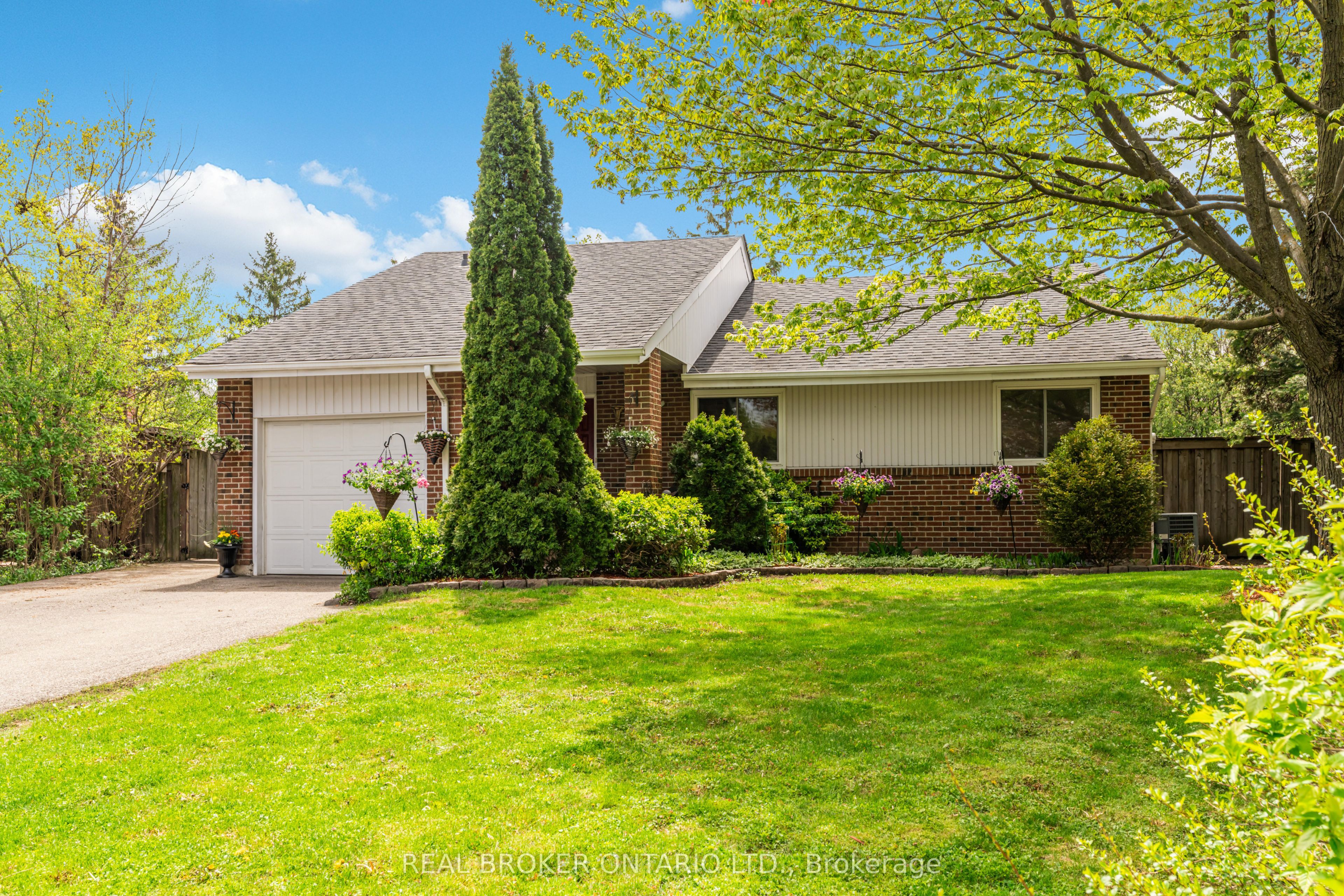 2873 Inlake Court Property Photo 1