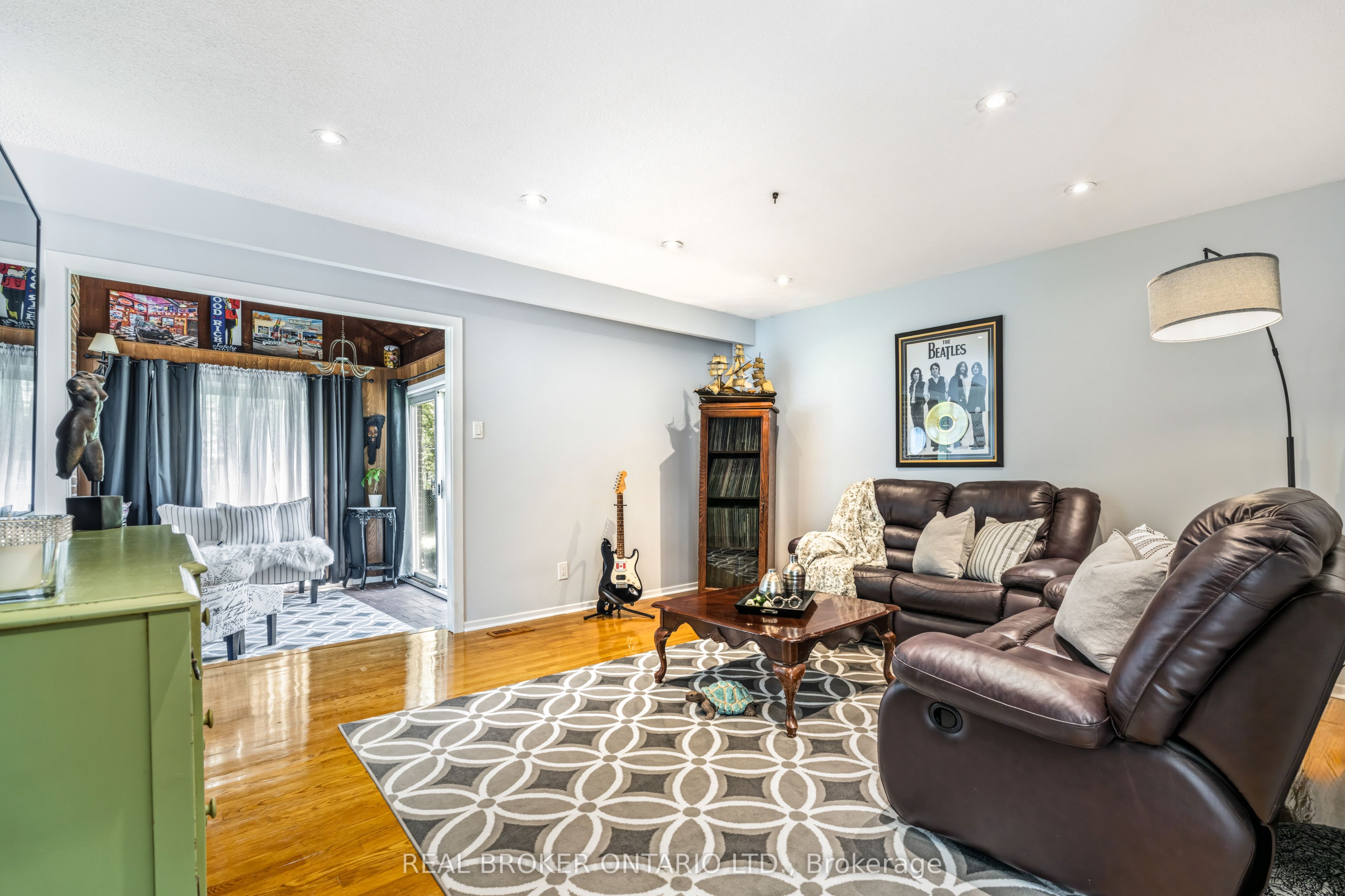 2873 Inlake Court Property Photo 4