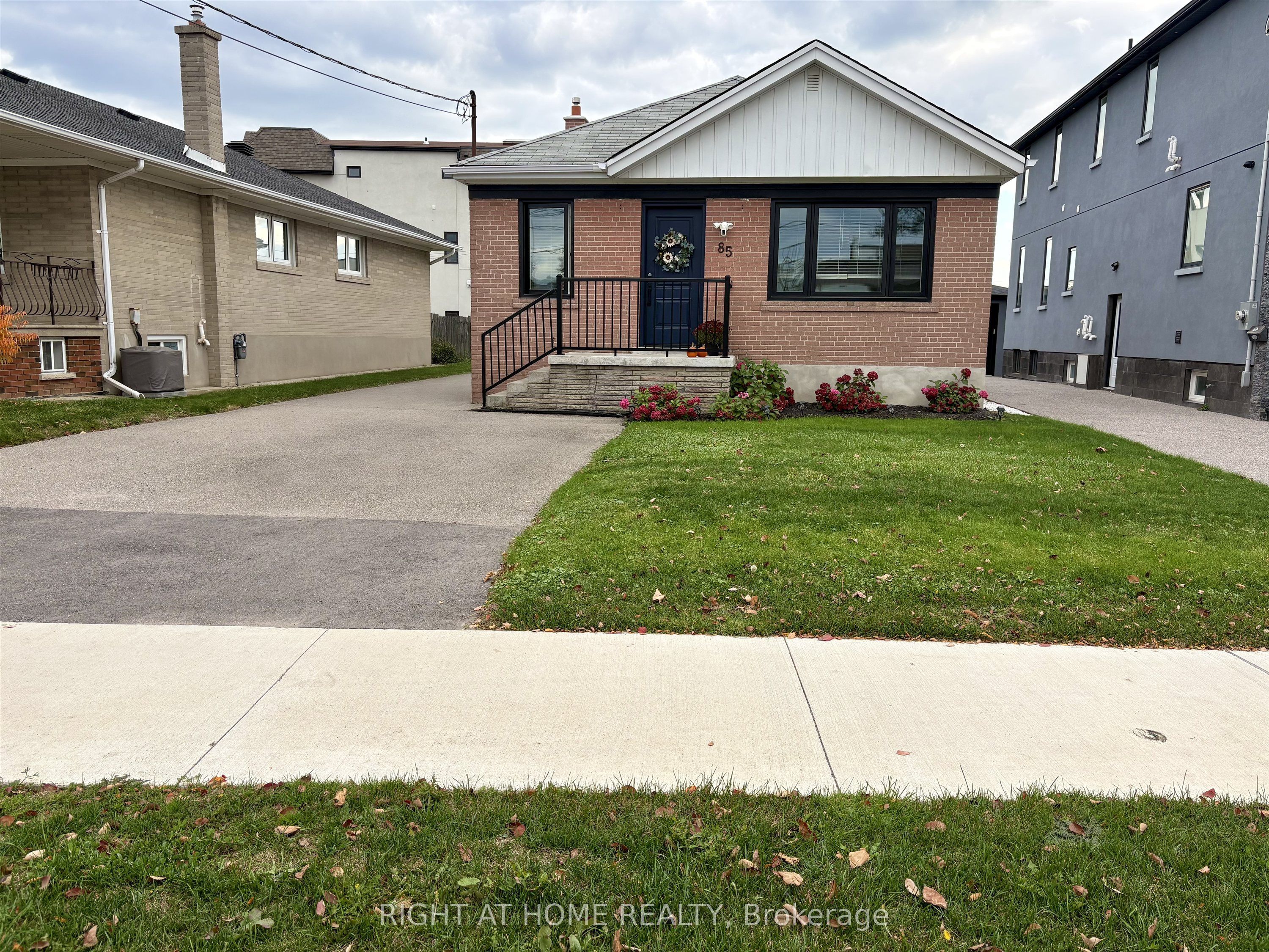 85 Floral Parkway Property Photo 1