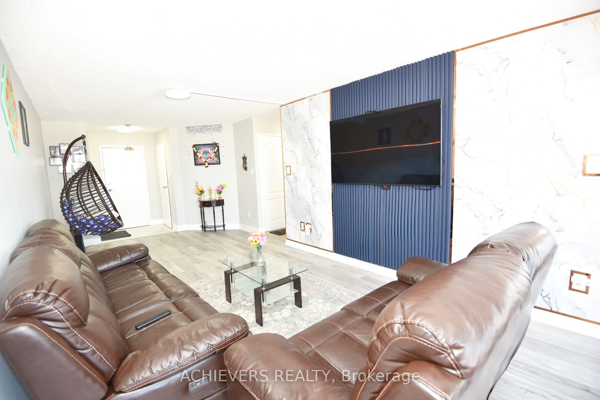 W14110996 Property Photo 8