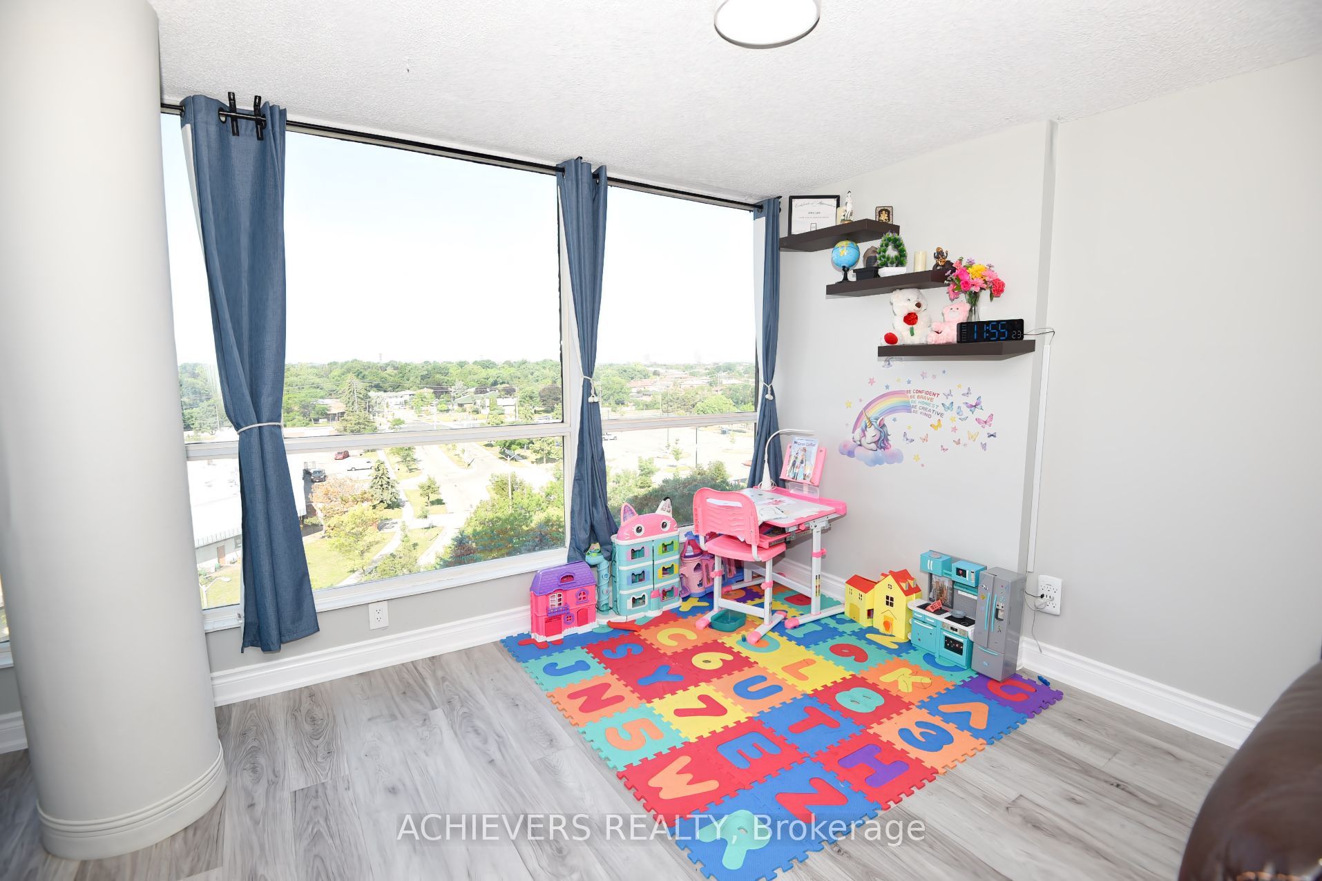 W14110996 Property Photo 10