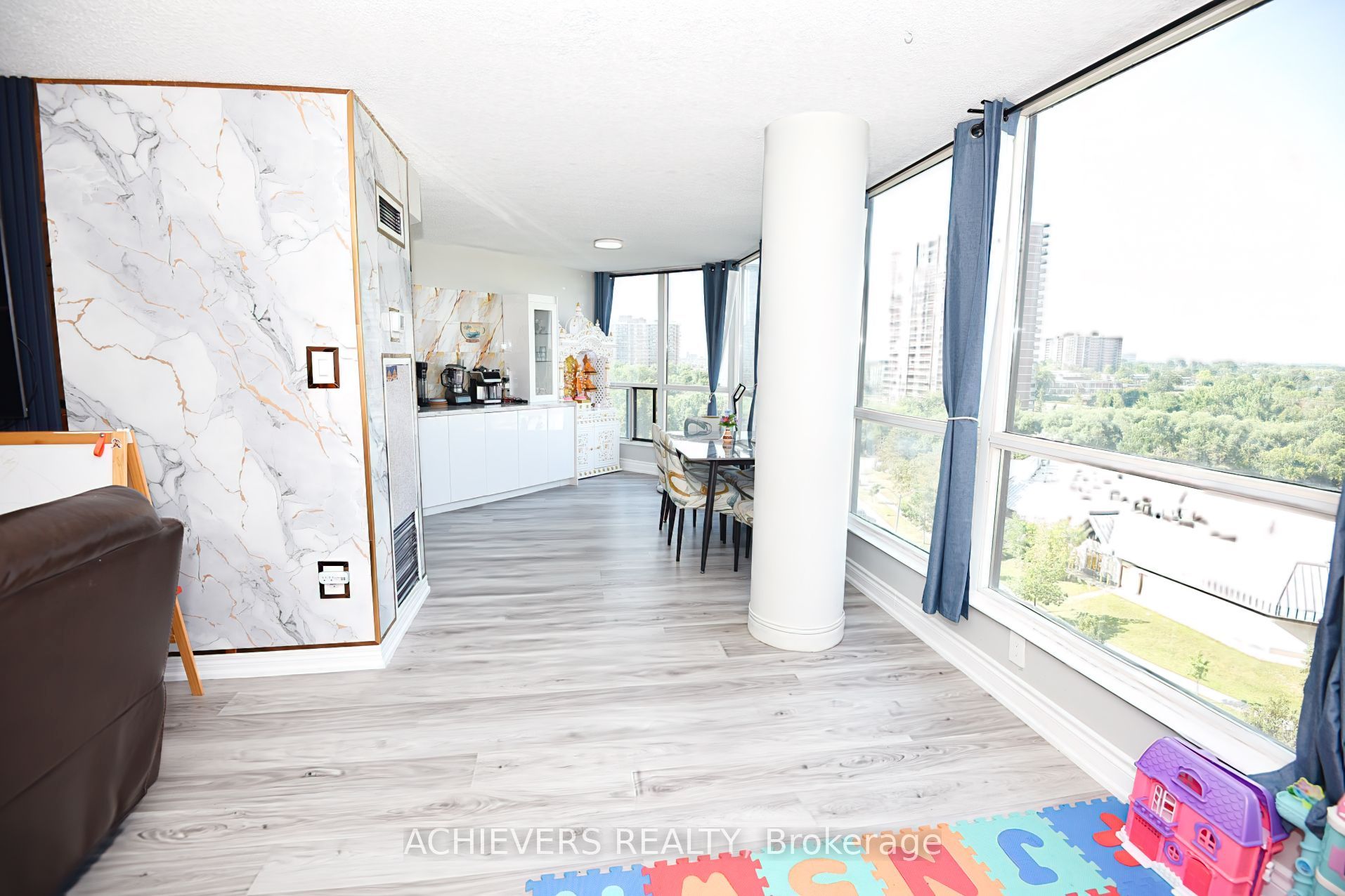 W14110996 Property Photo 11