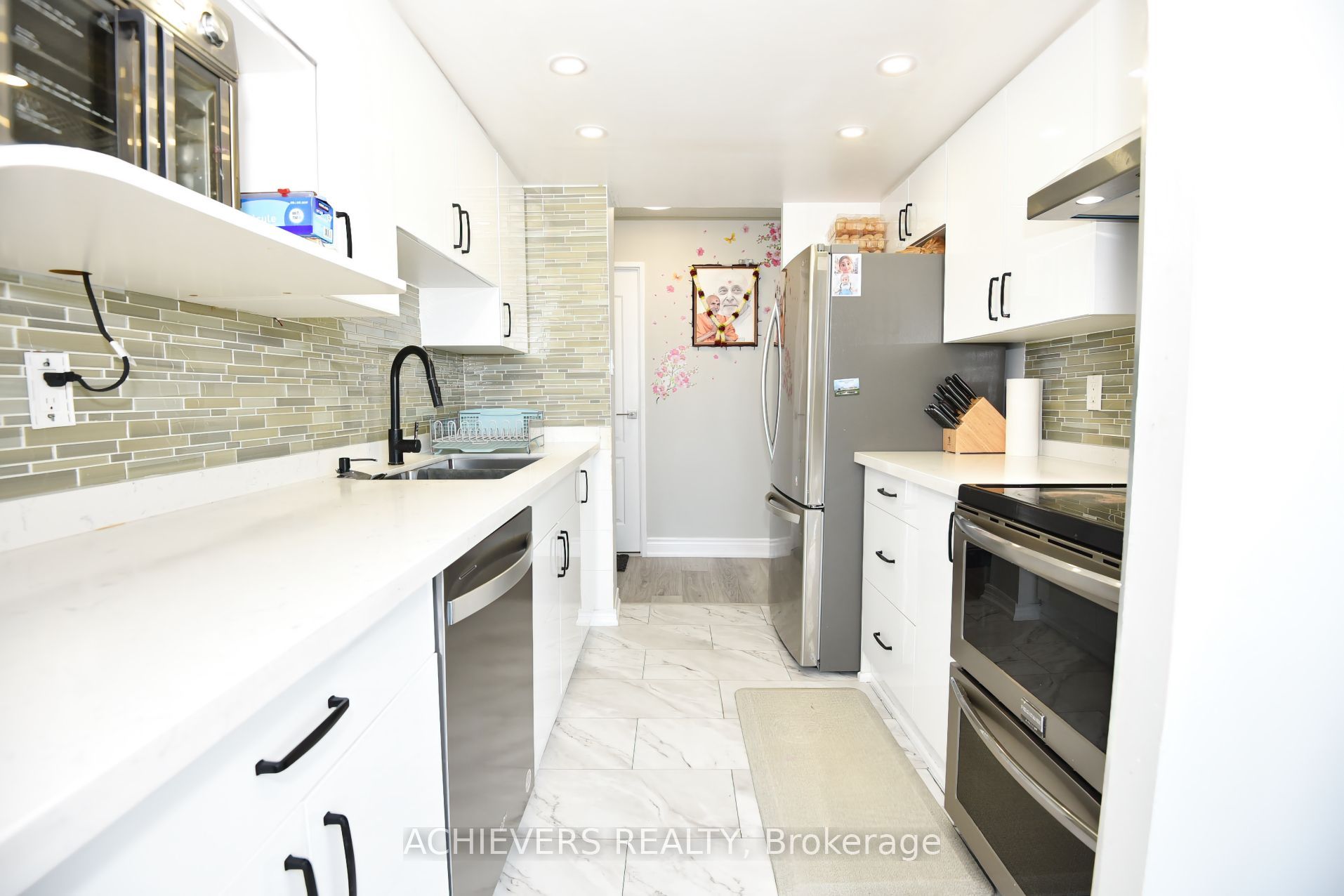 W14110996 Property Photo 15