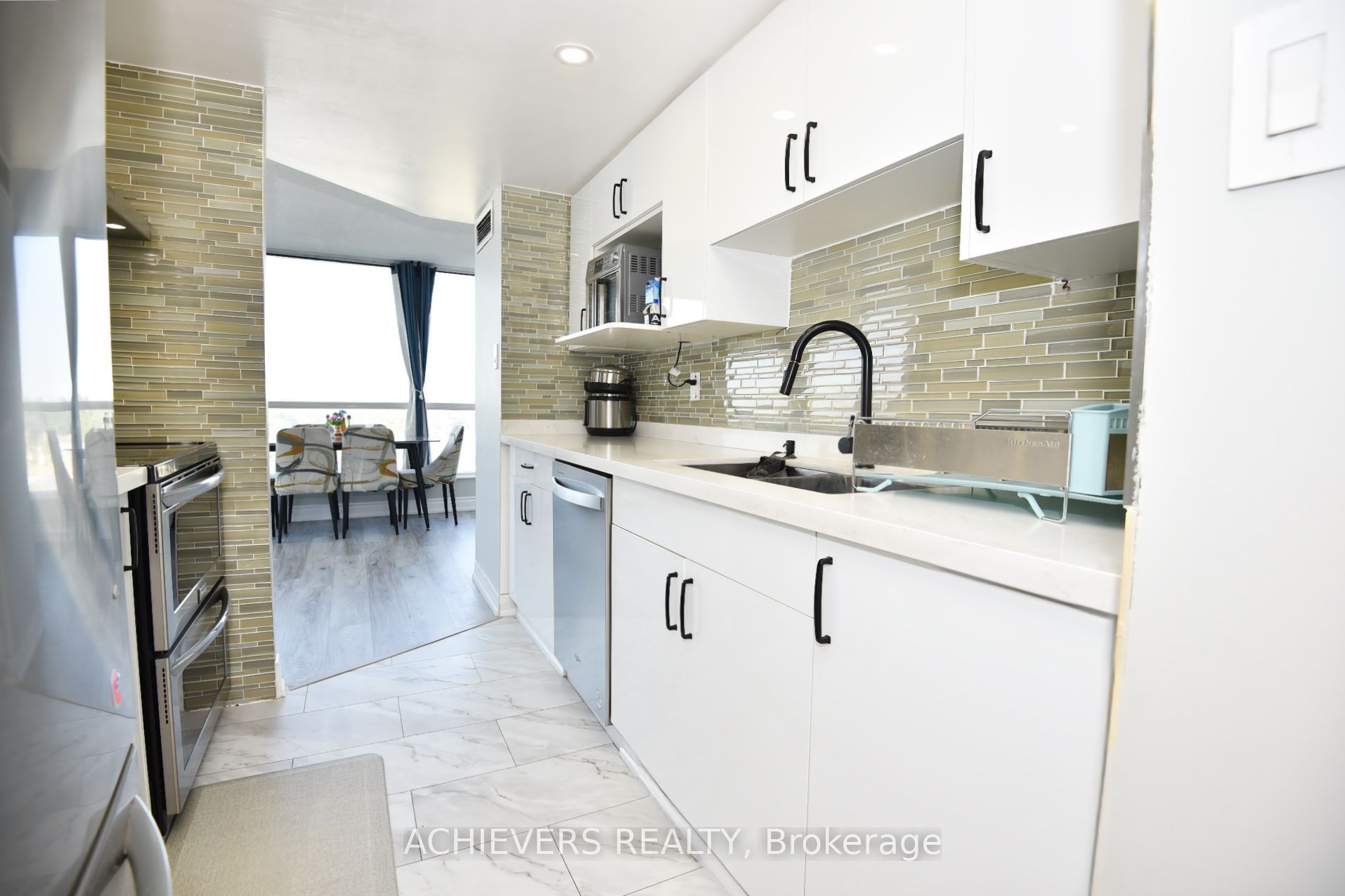 W14110996 Property Photo 16