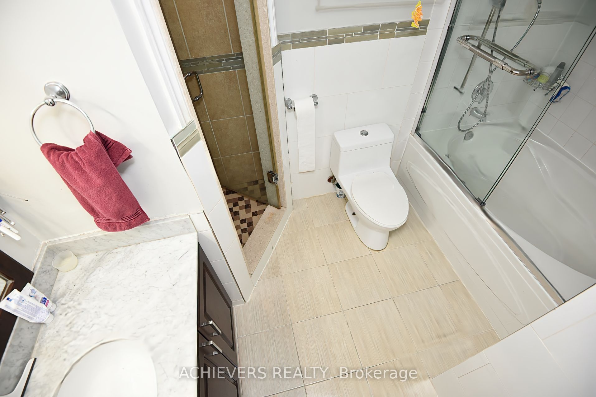 W14110996 Property Photo 25