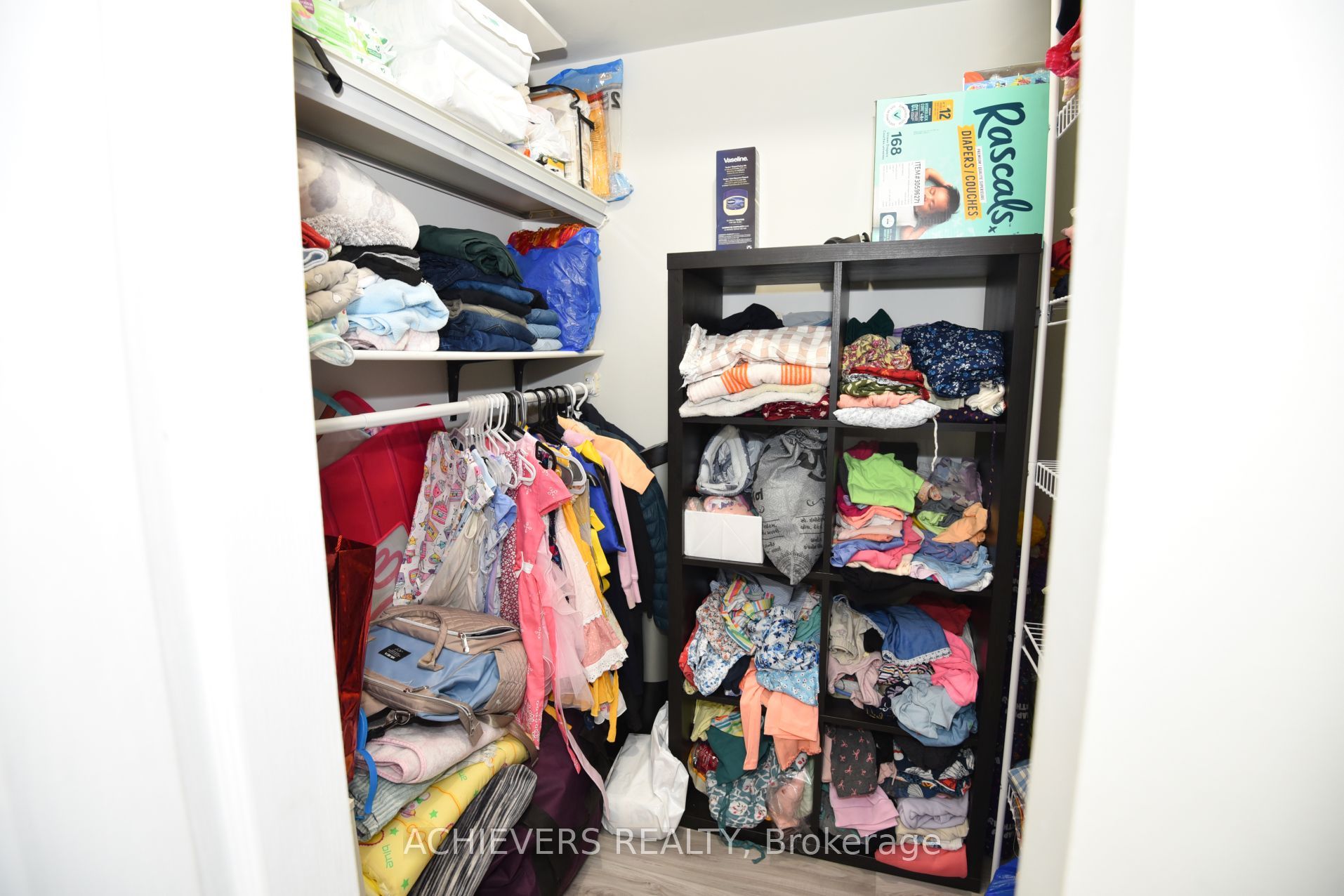 W14110996 Property Photo 26
