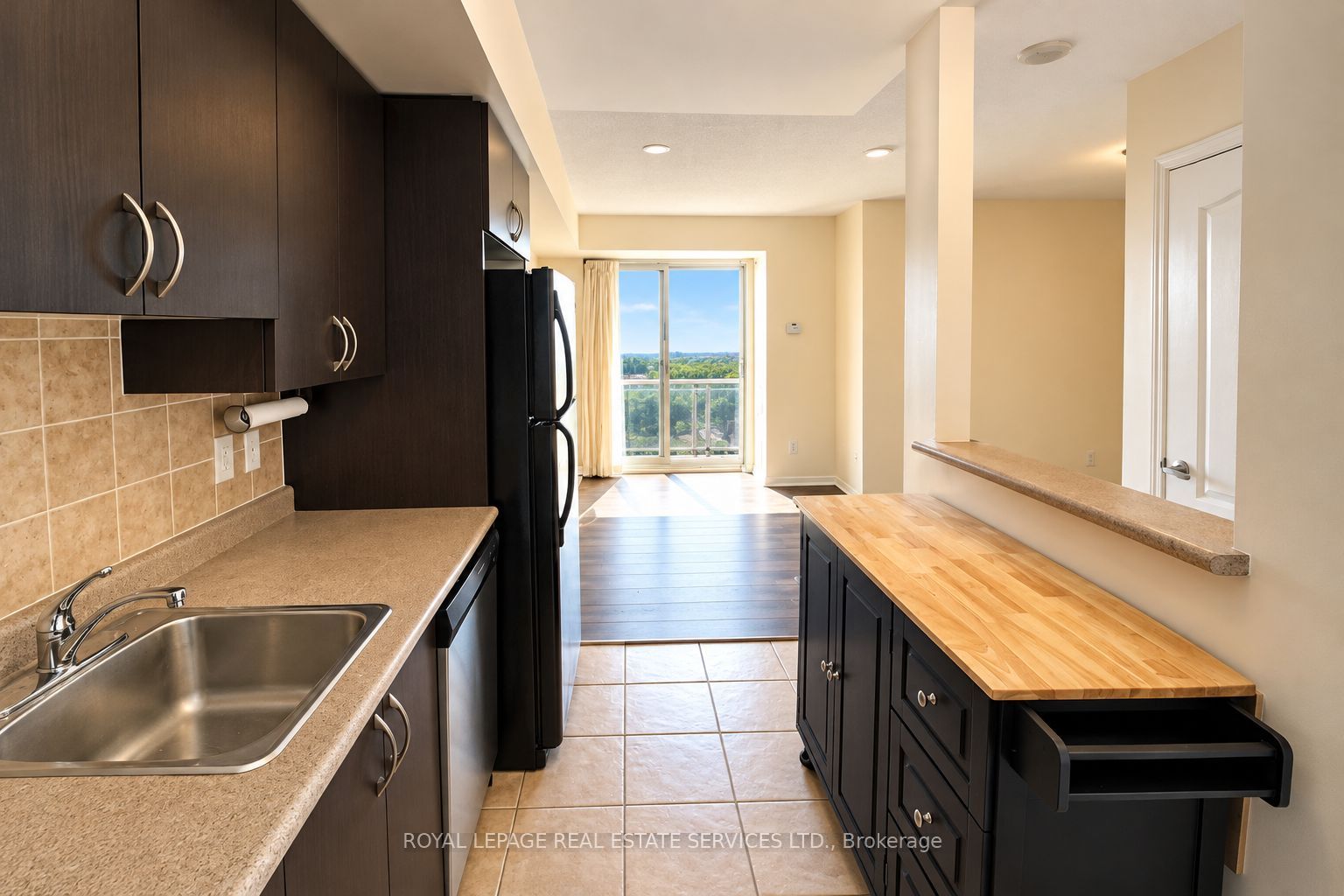 4 Elsinore Path 1005 Property Photo 15