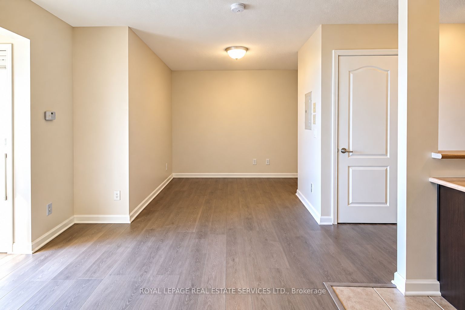 4 Elsinore Path 1005 Property Photo 17