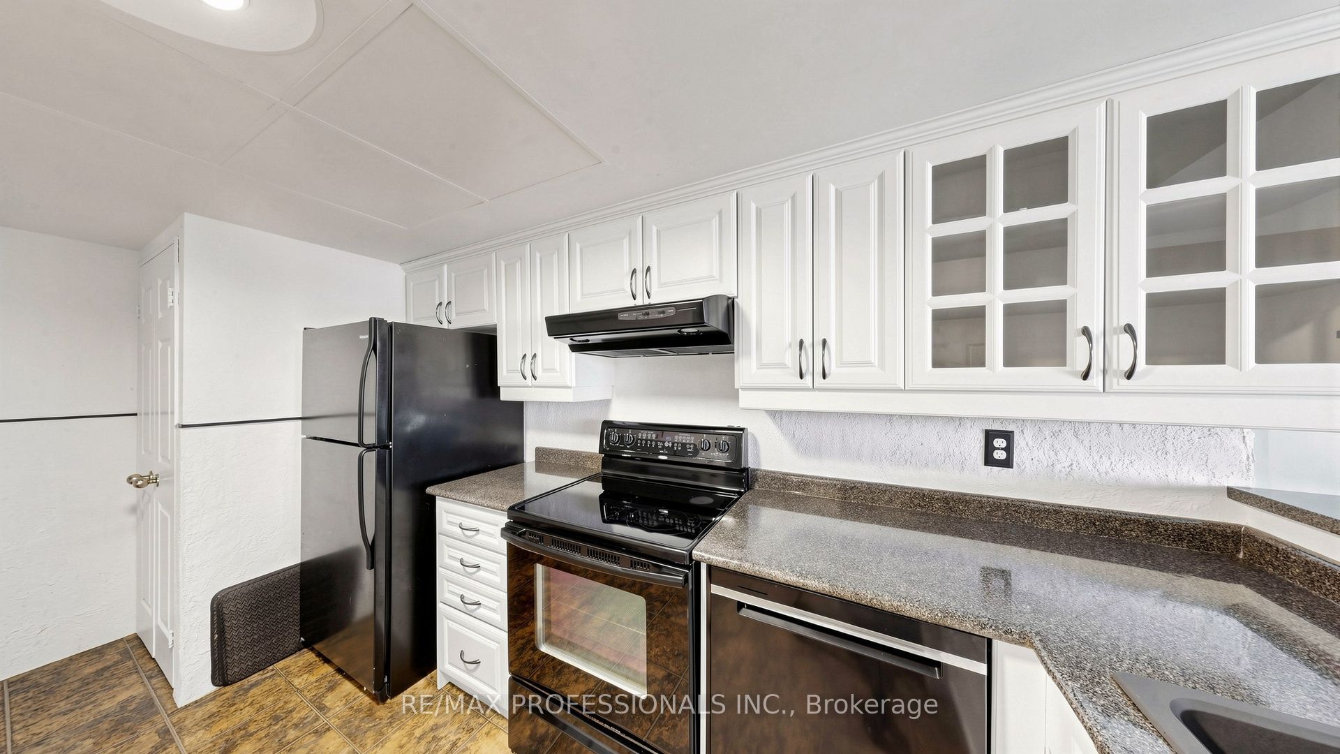 20 Cherrytree Drive 1107 Property Photo 11