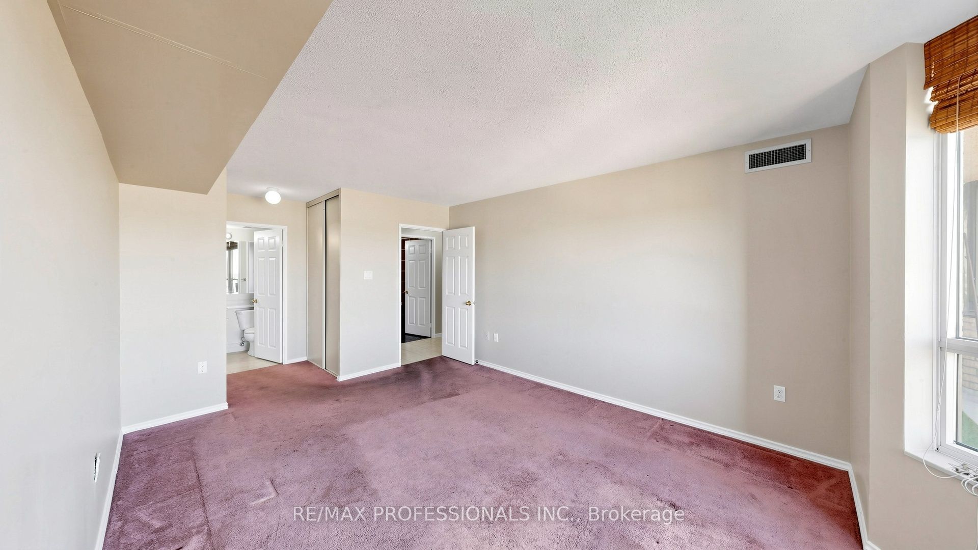 20 Cherrytree Drive 1107 Property Photo 17