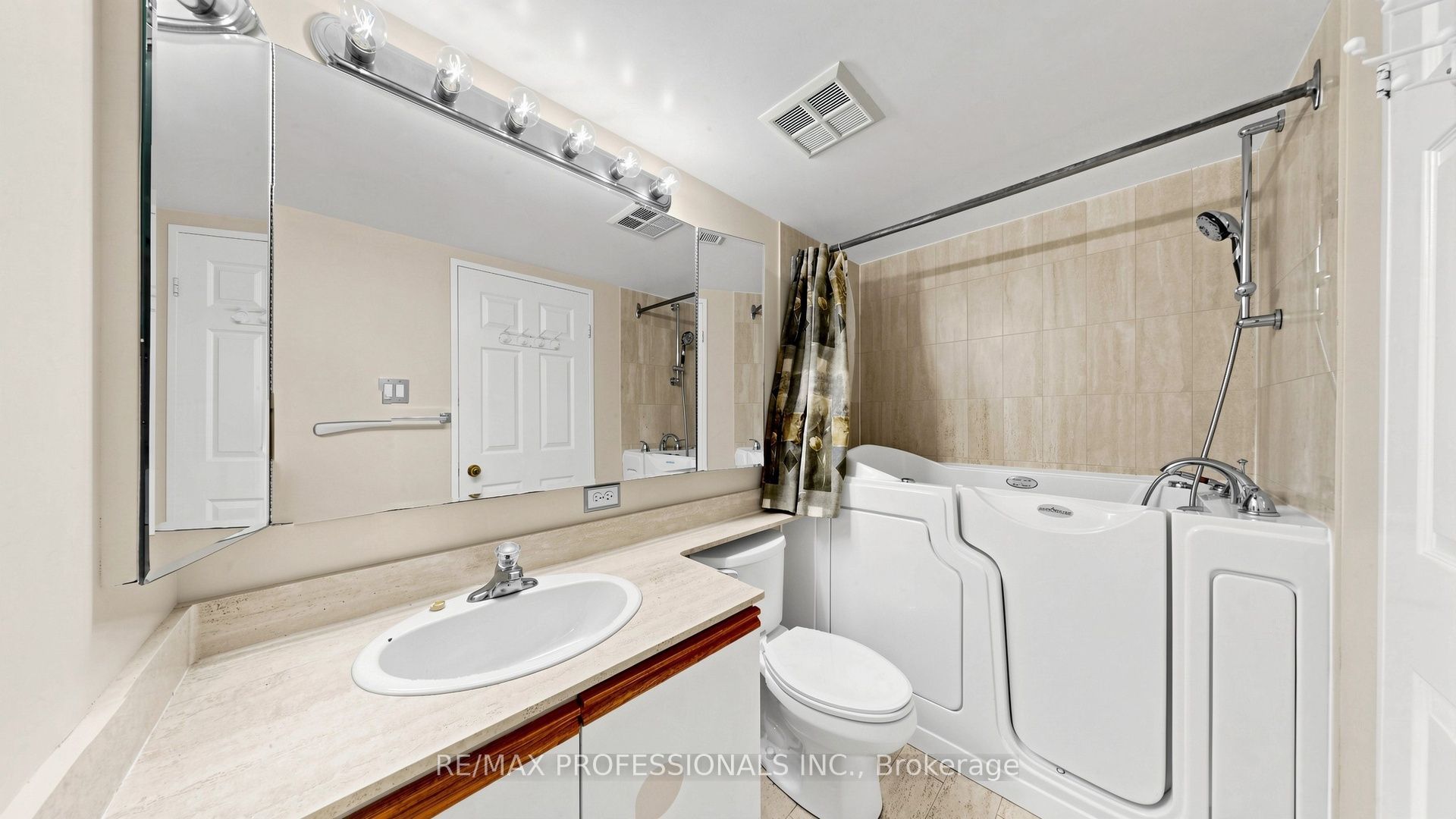20 Cherrytree Drive 1107 Property Photo 20