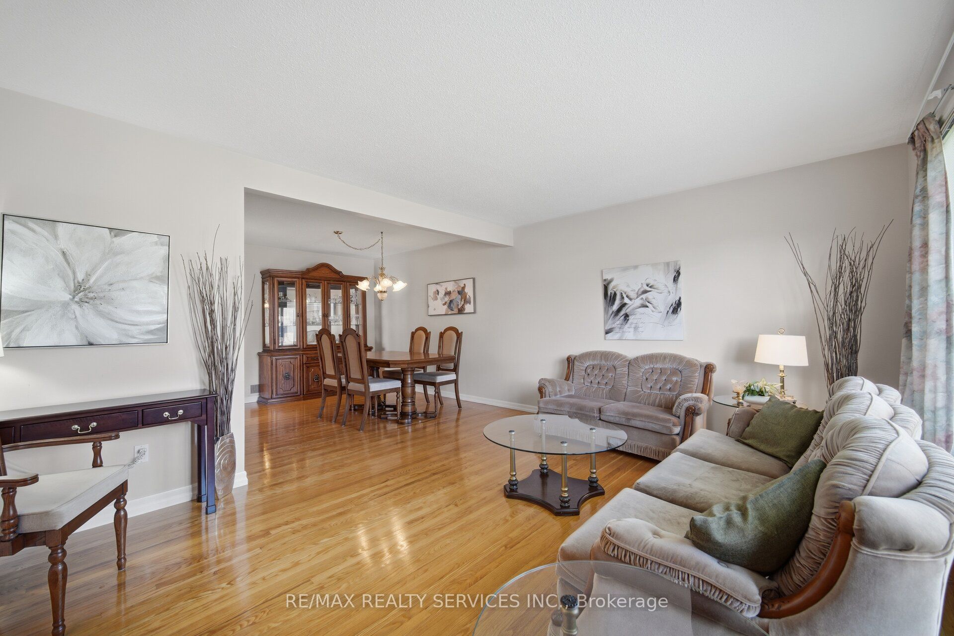 5 Drake Boulevard Property Photo 3