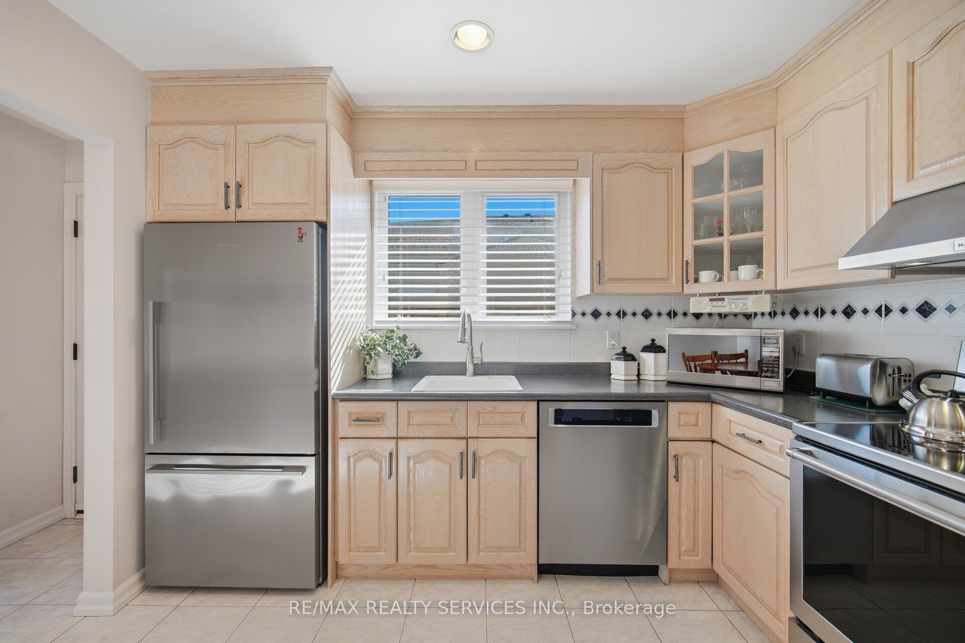 5 Drake Boulevard Property Photo 5