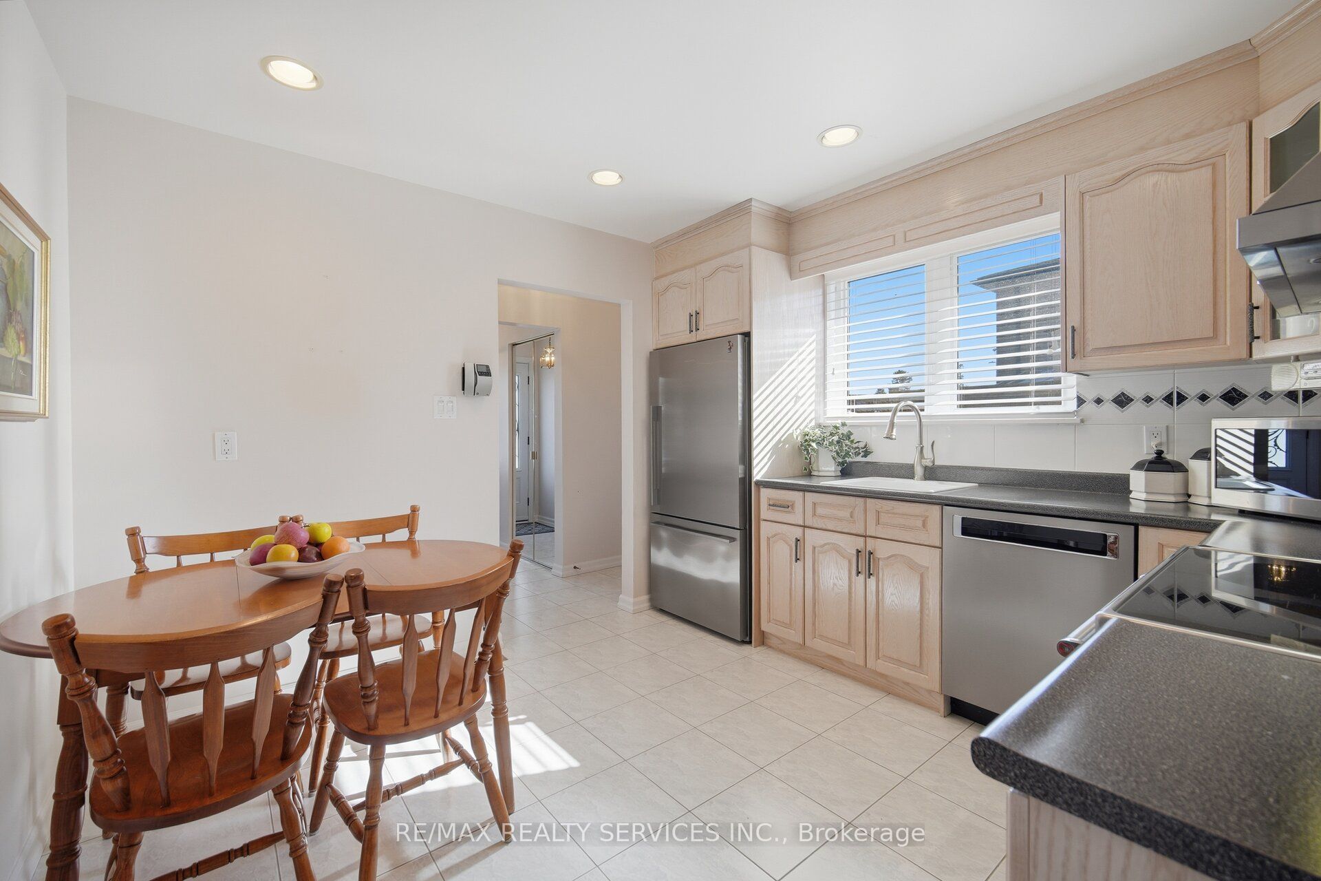 5 Drake Boulevard Property Photo 6