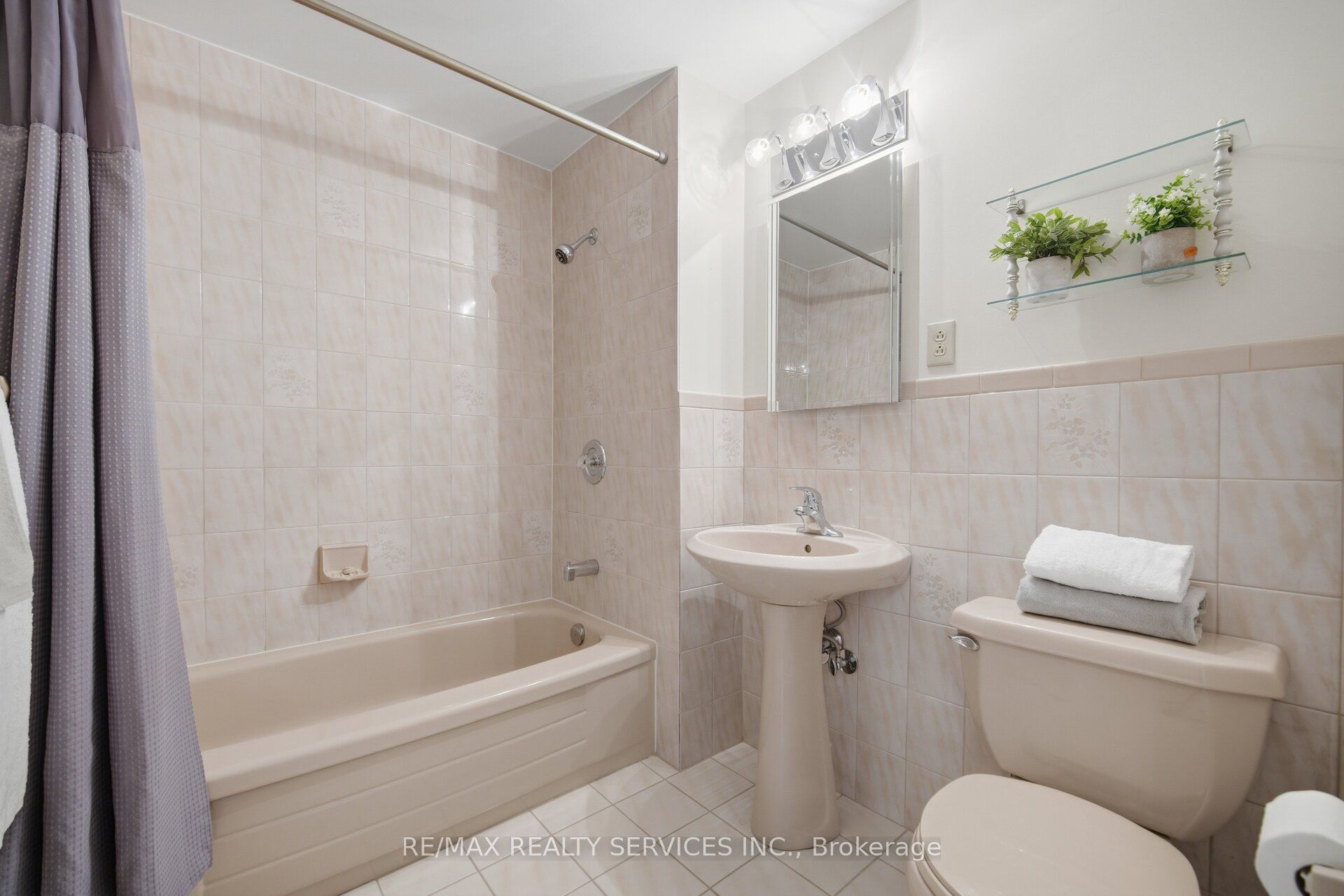 5 Drake Boulevard Property Photo 12