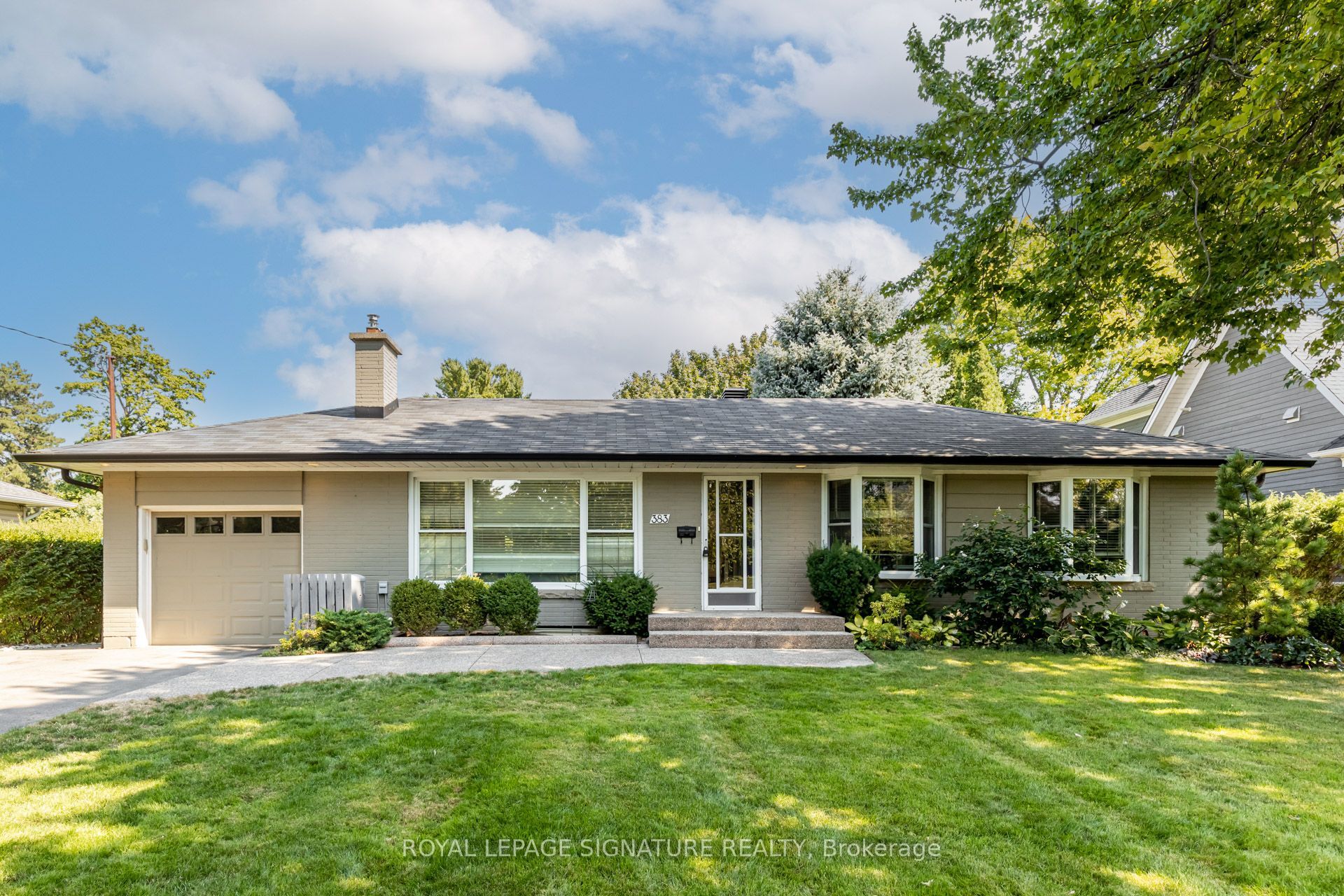 383 Maplehurst Avenue Property Photo 2