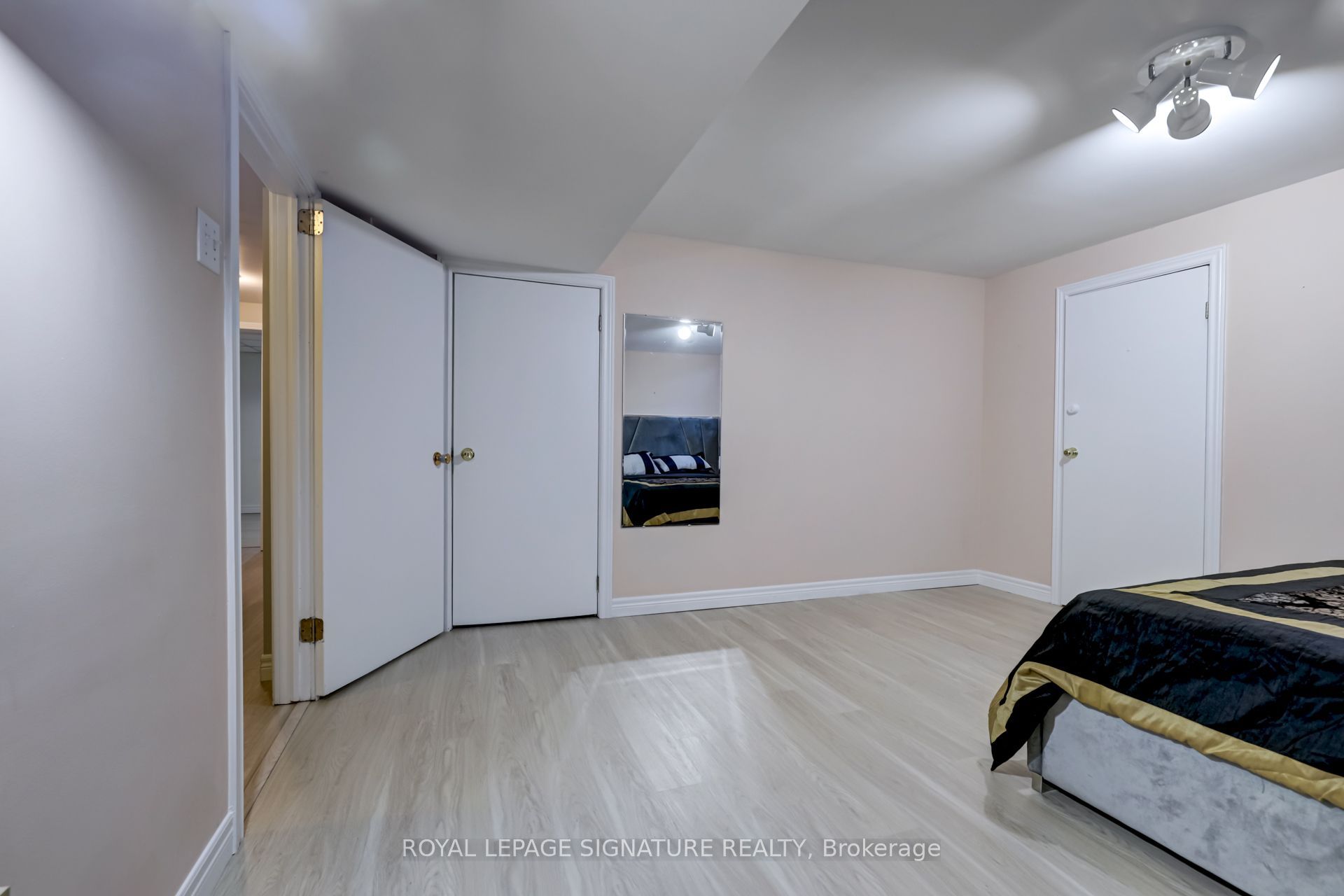 383 Maplehurst Avenue Property Photo 23