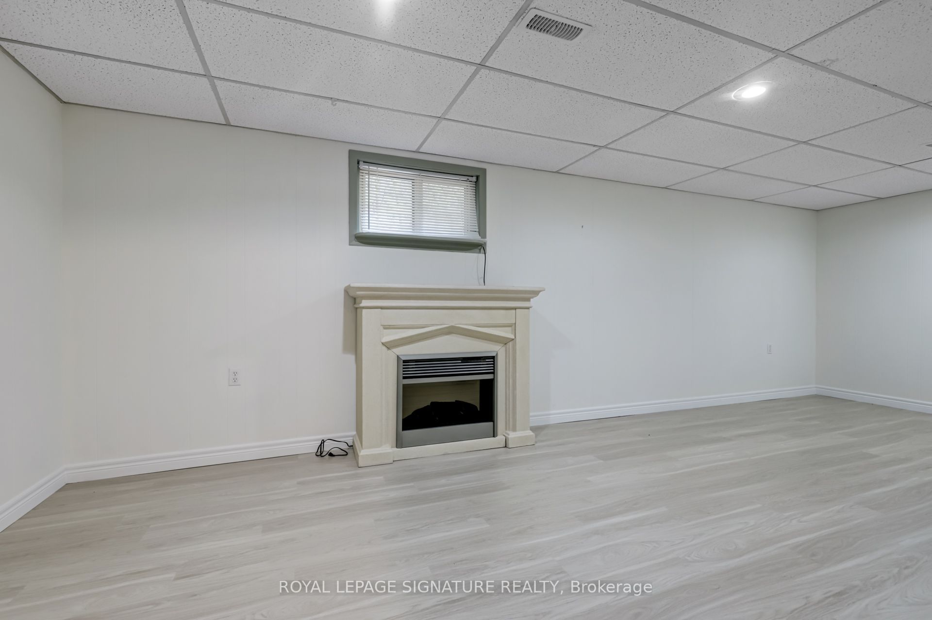 383 Maplehurst Avenue Property Photo 24