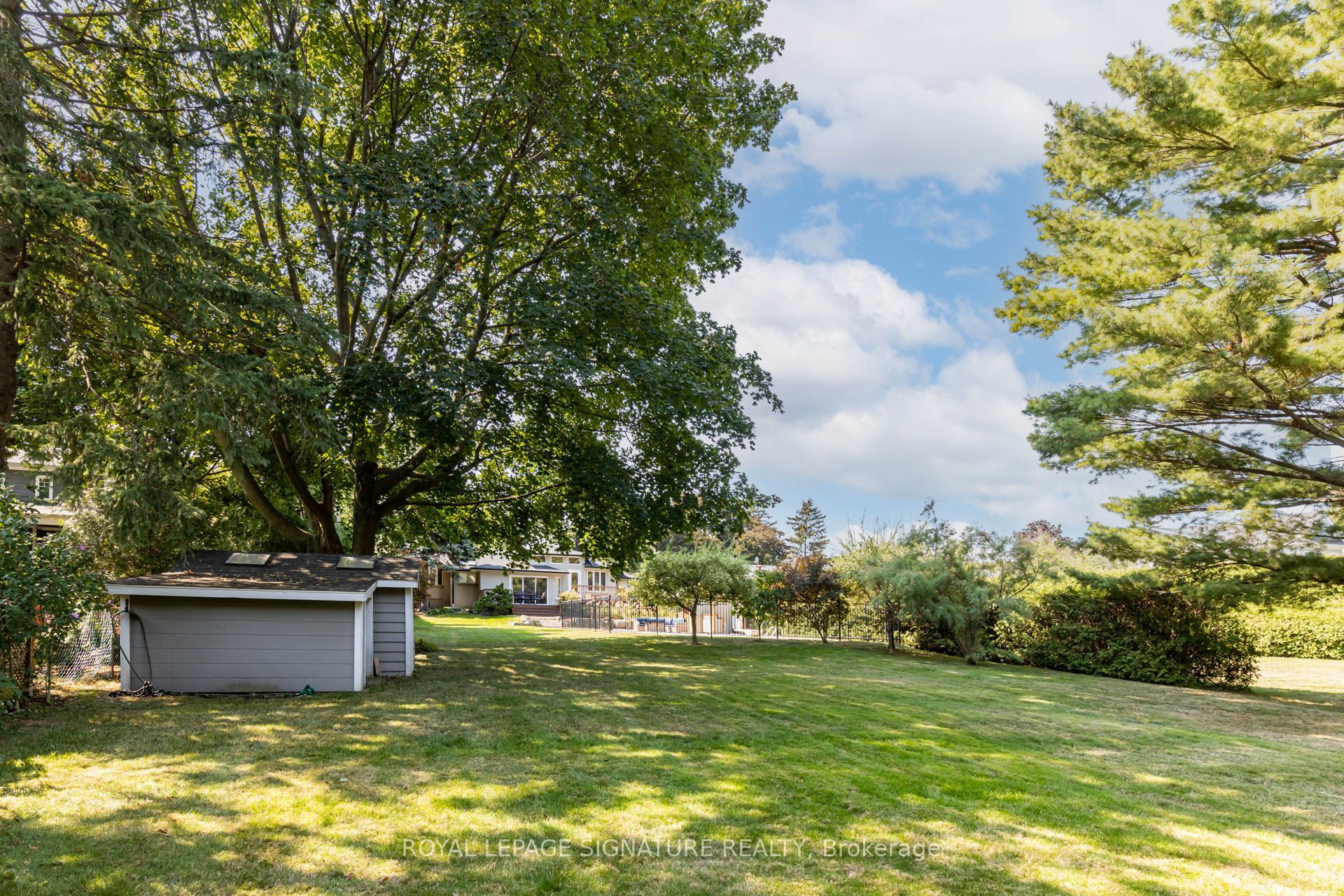 383 Maplehurst Avenue Property Photo 35
