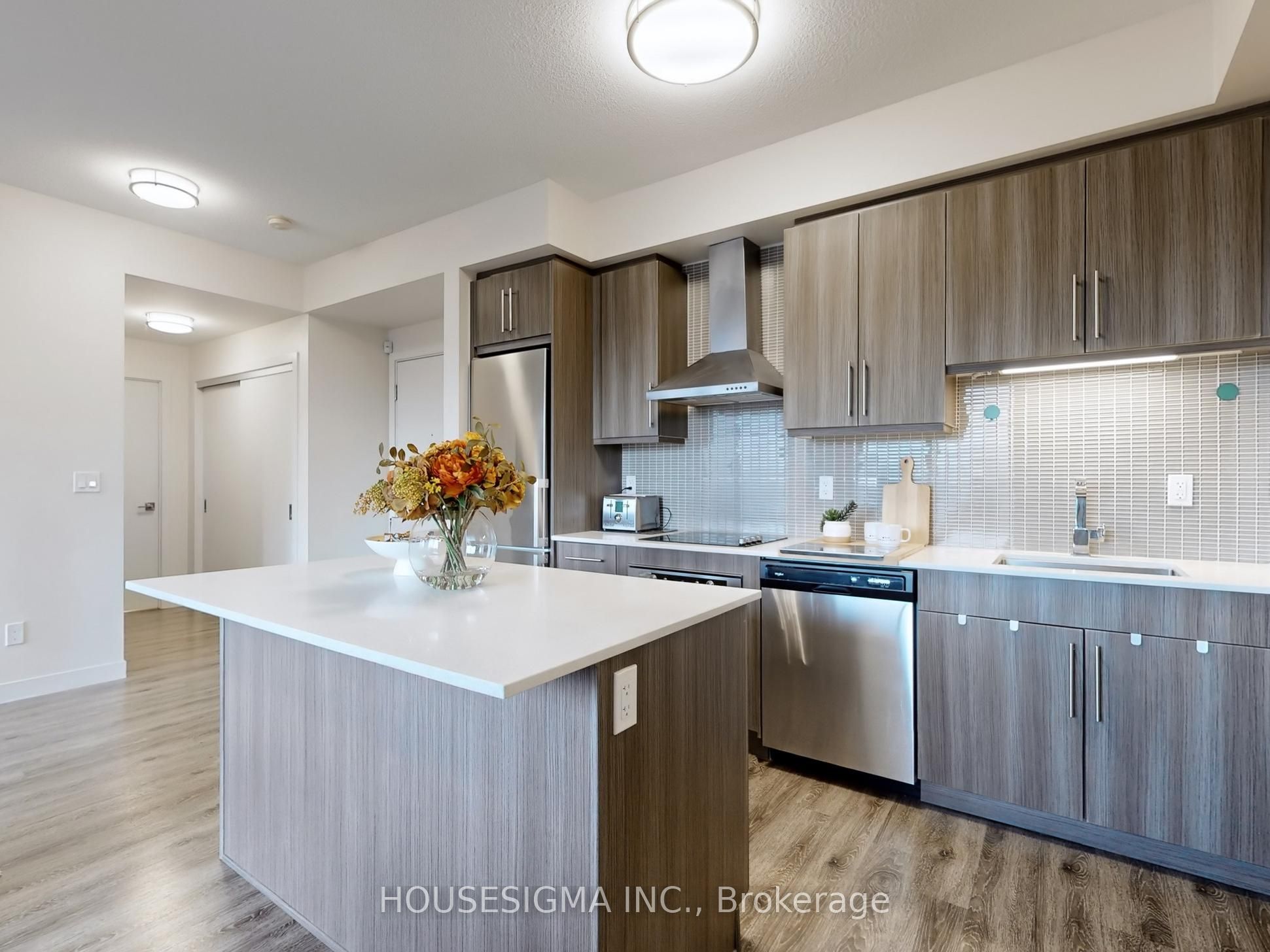 2093 Fairview Street 201 Property Photo 1