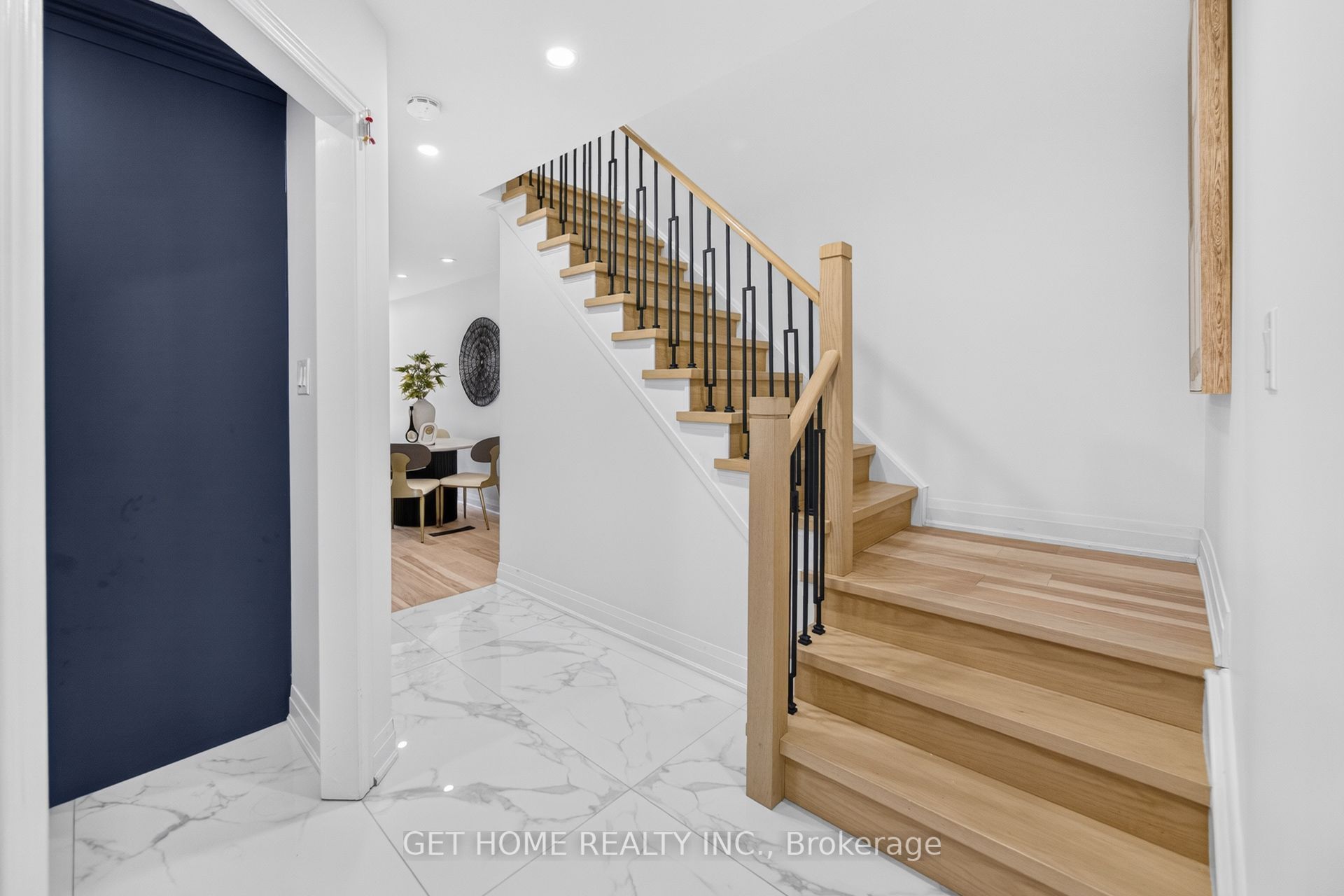 3883 Densbury Drive Property Photo 6
