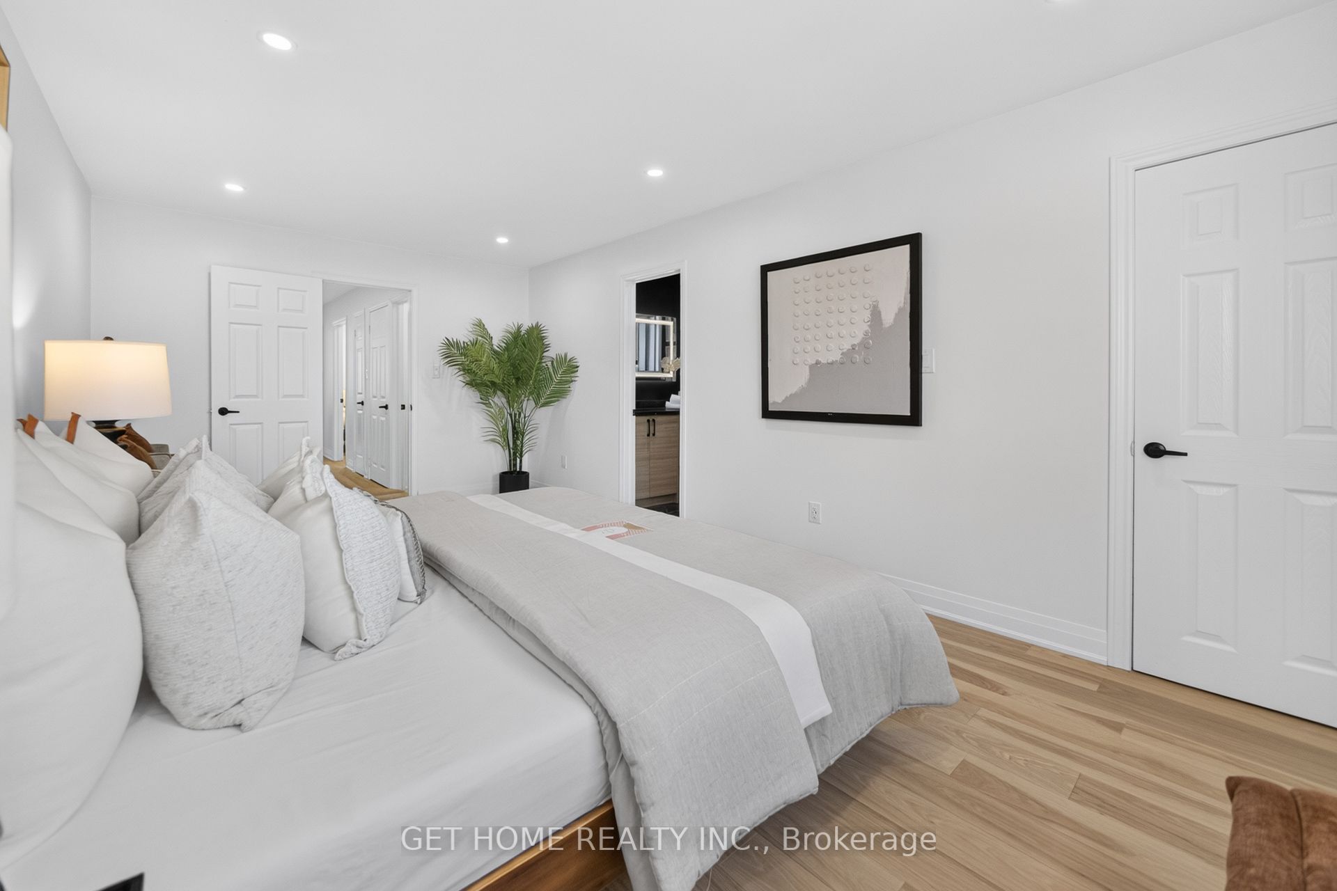 3883 Densbury Drive Property Photo 25