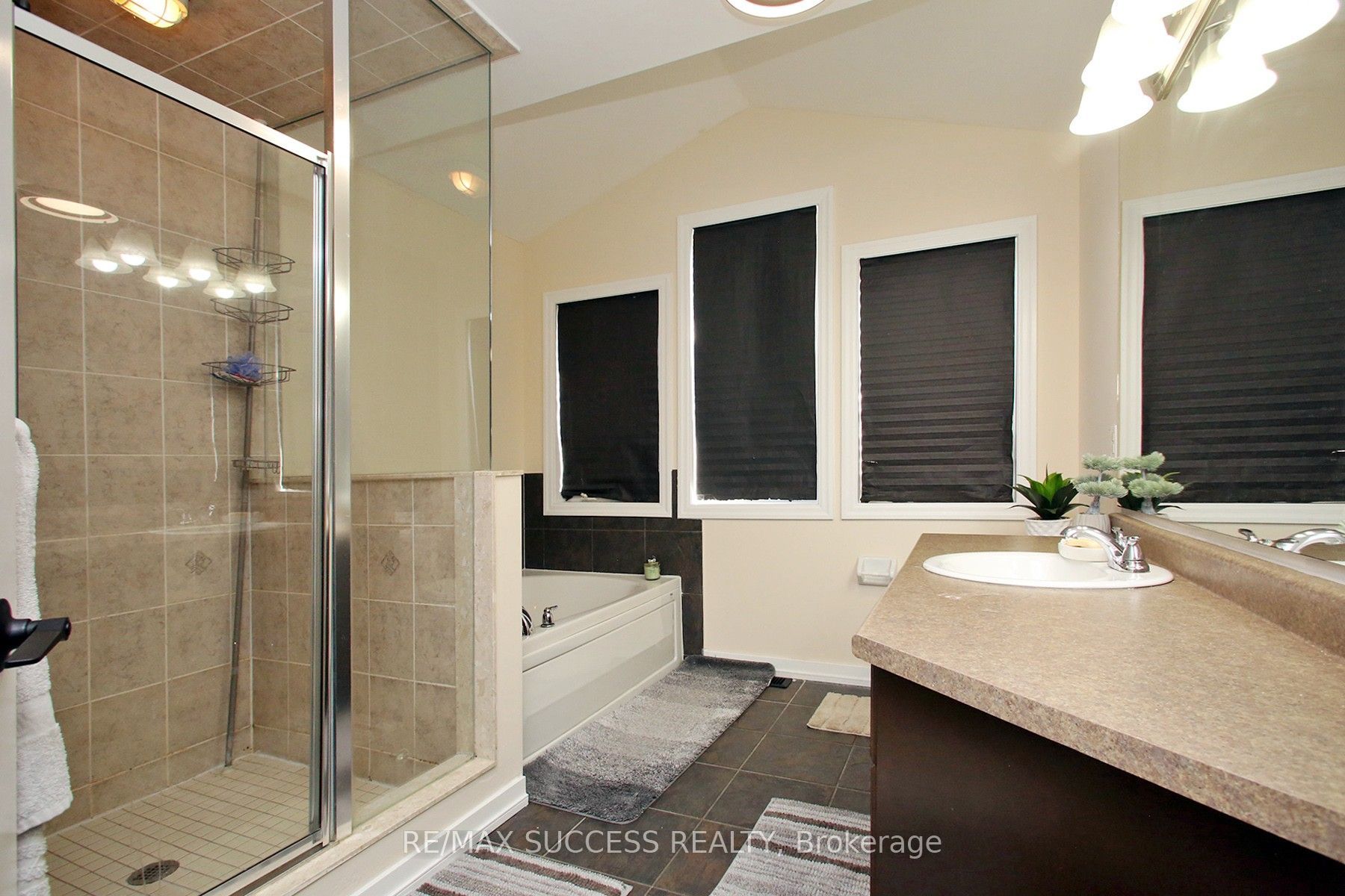 103 Donovan Heights Property Photo 21