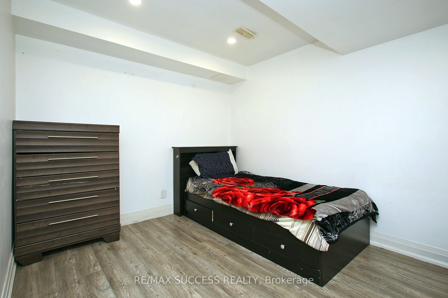 103 Donovan Heights Property Photo 25