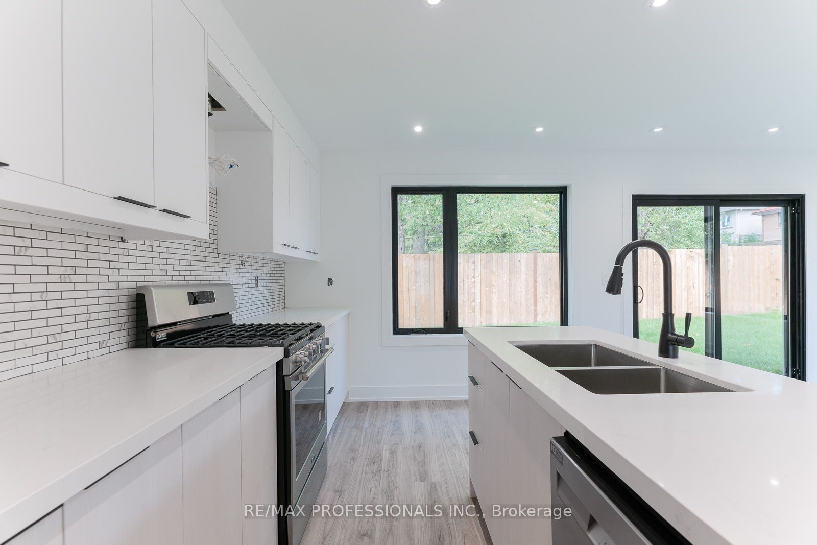 38 Thirty Third Street Grdnsuite Property Photo 11