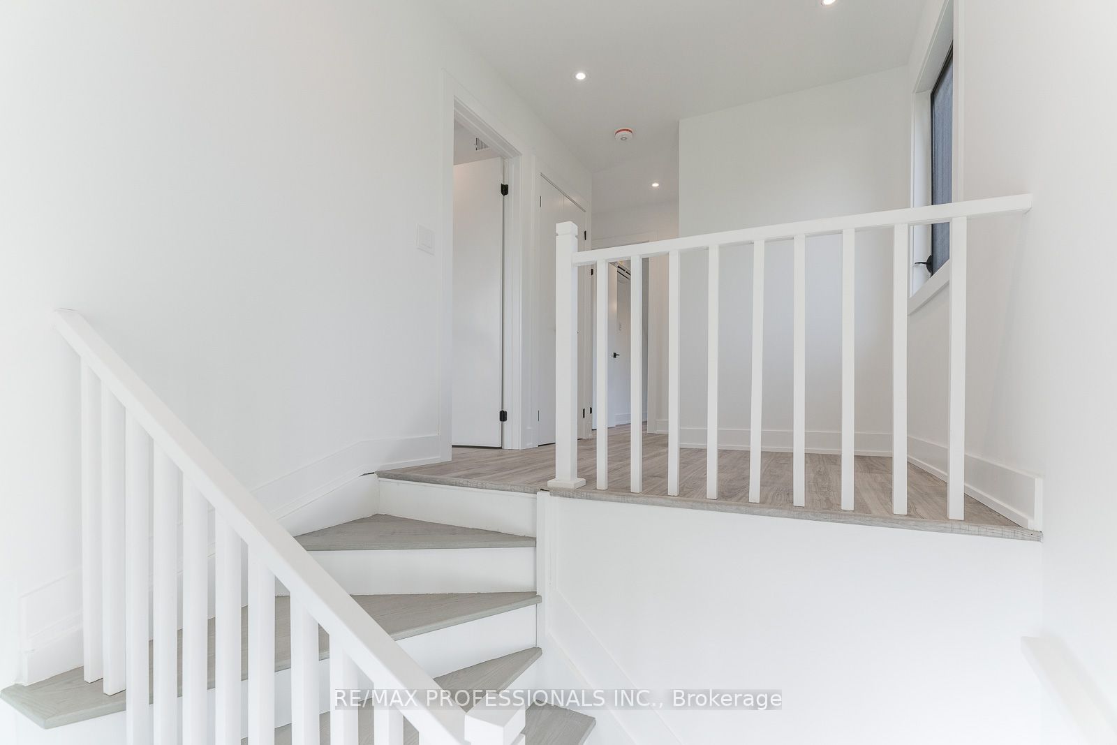 38 Thirty Third Street Grdnsuite Property Photo 13