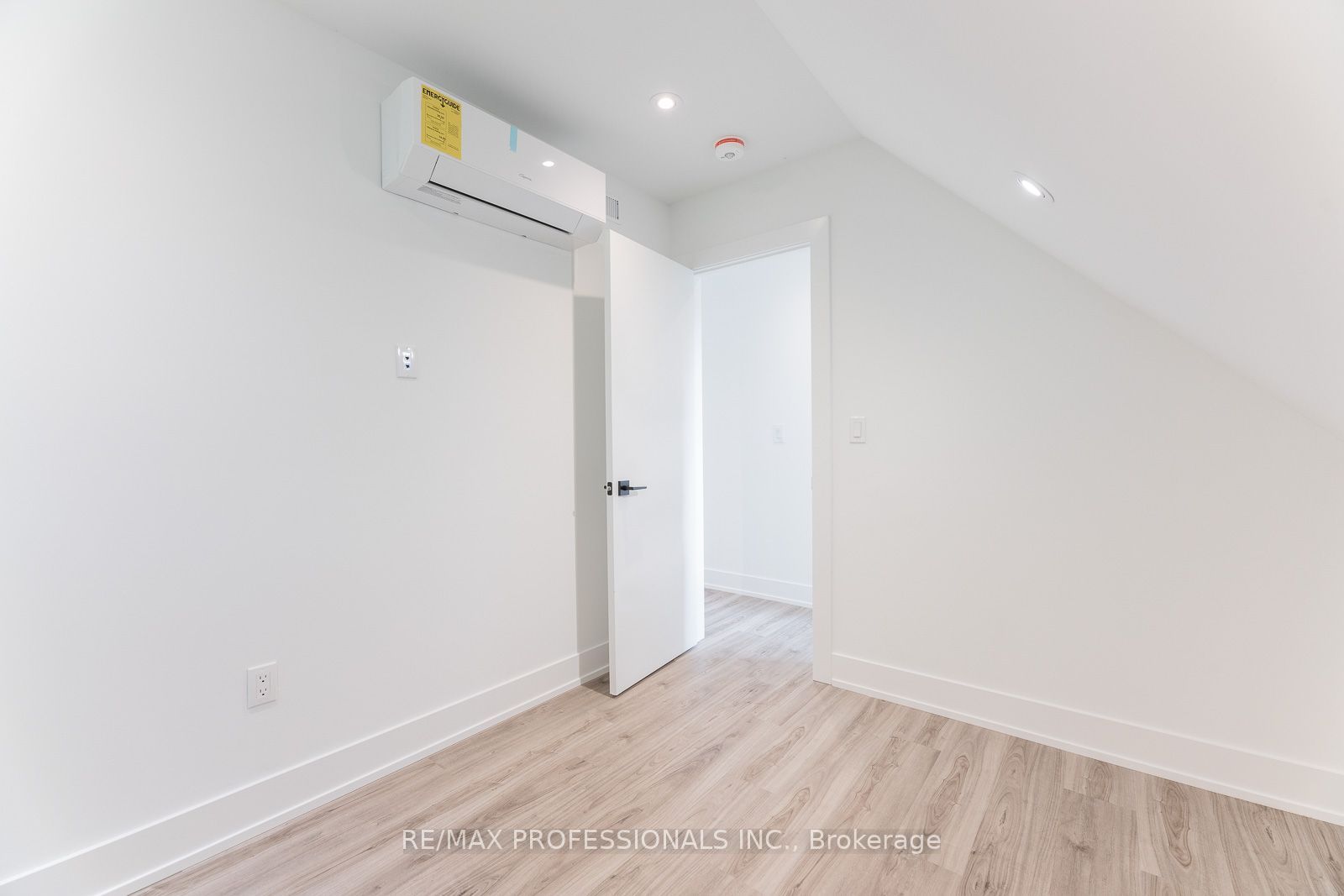 38 Thirty Third Street Grdnsuite Property Photo 23