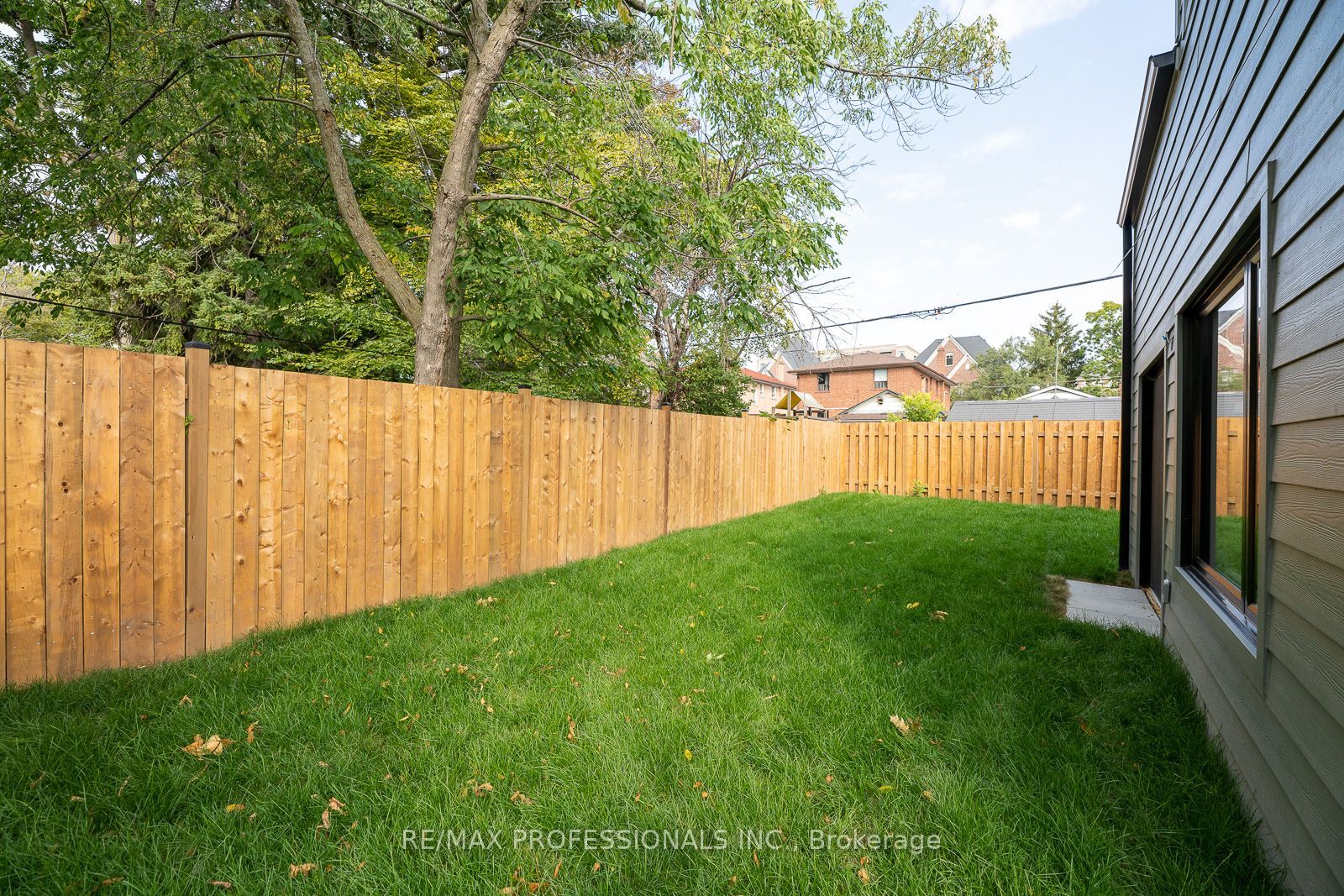 38 Thirty Third Street Grdnsuite Property Photo 26