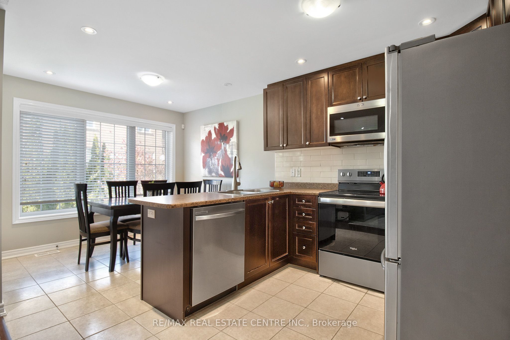 16 Lacorra Way Property Photo 8