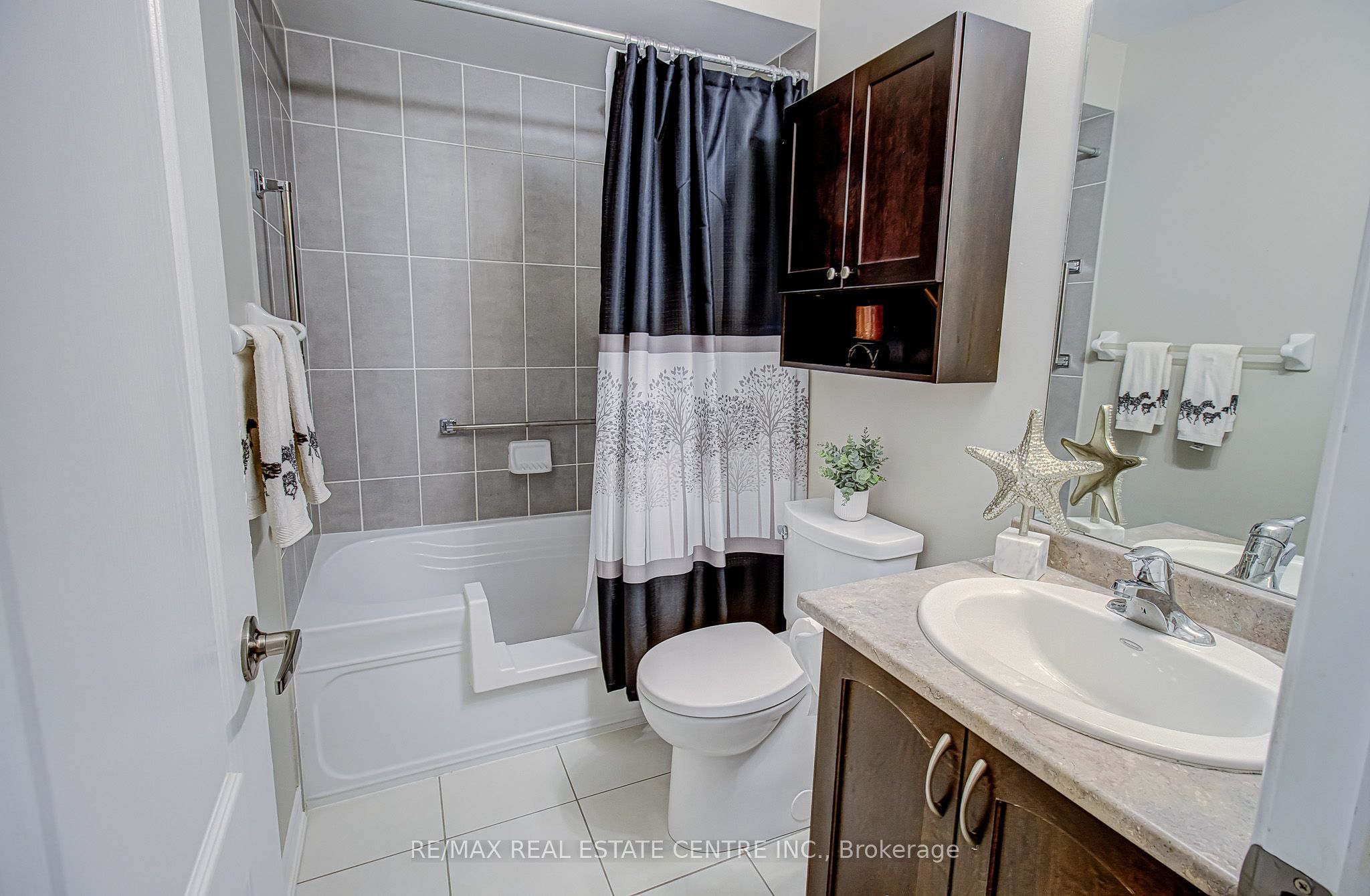 16 Lacorra Way Property Photo 16