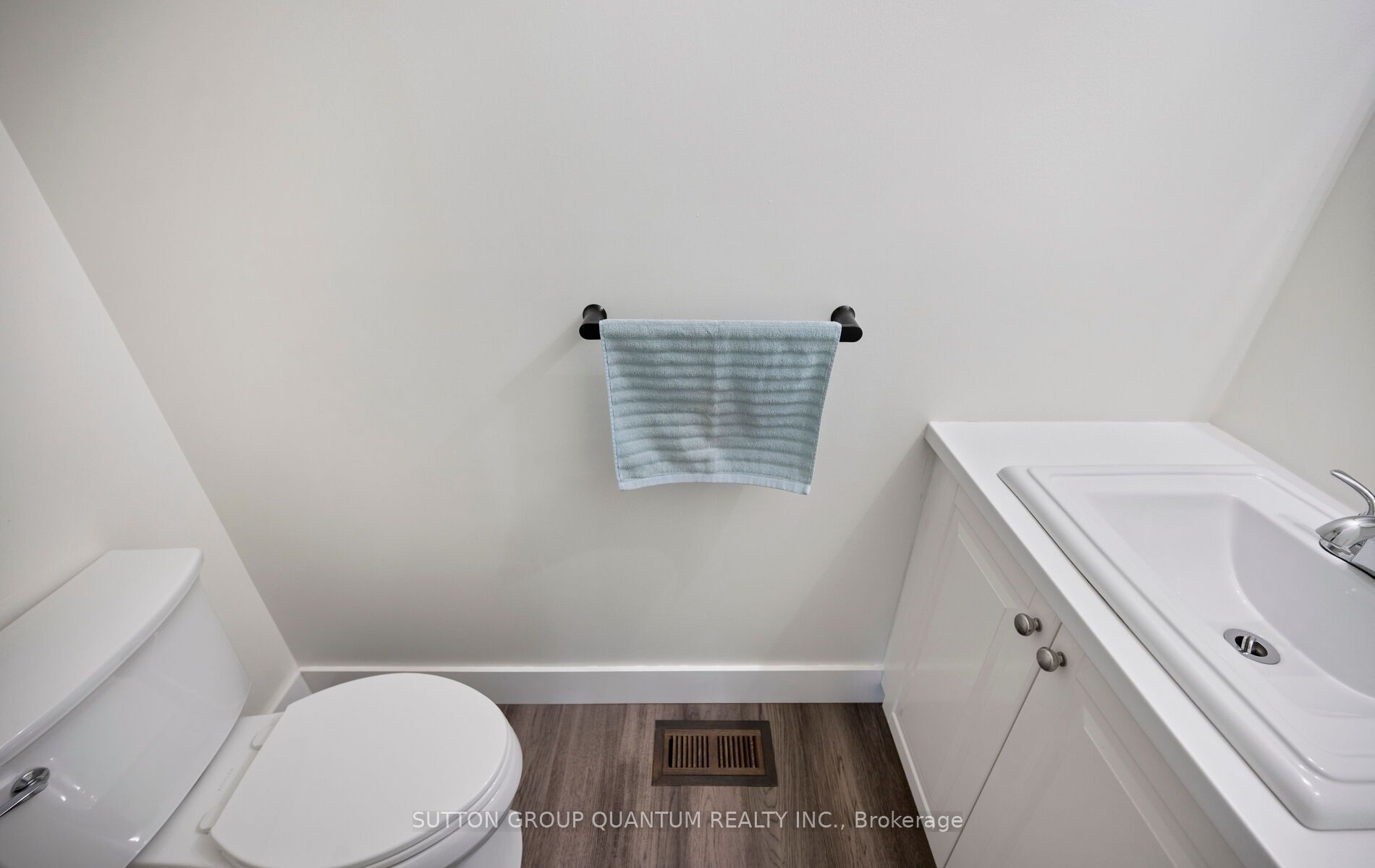 4071 Wheelwright Crescent Property Photo 17