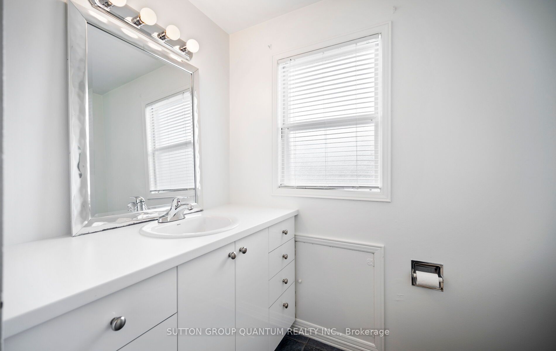4071 Wheelwright Crescent Property Photo 23