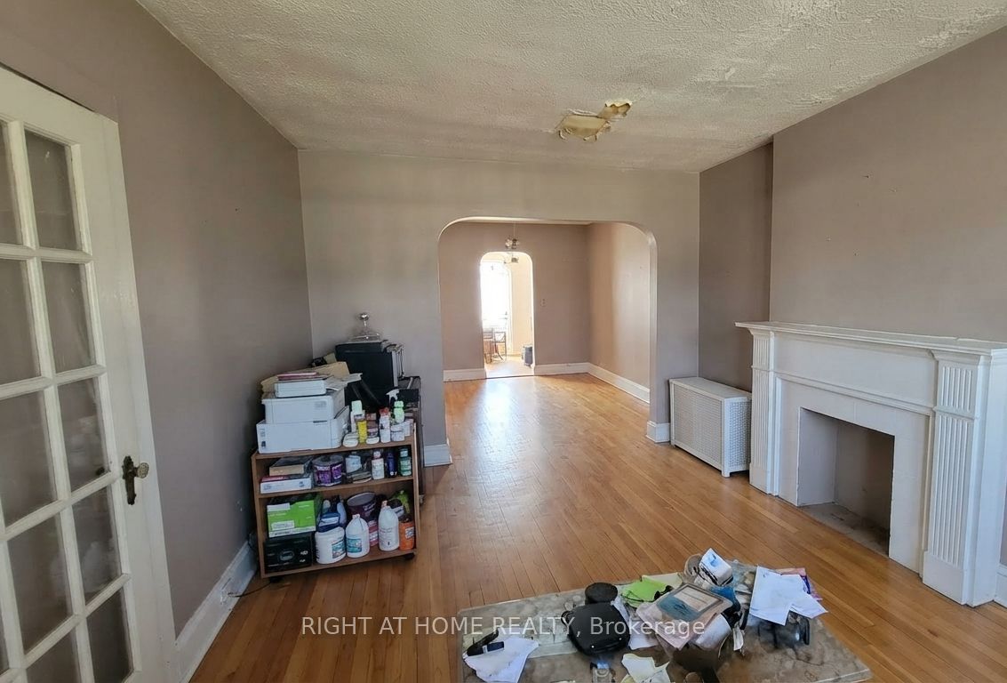 37 Deforest Road Property Photo 4