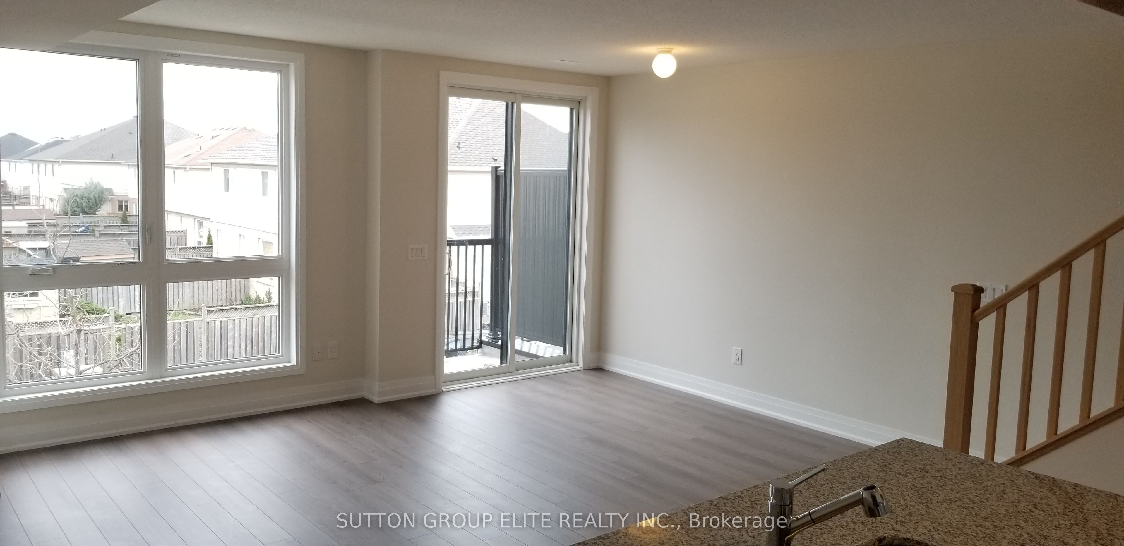 1206 Main Street E 204 Property Photo 2