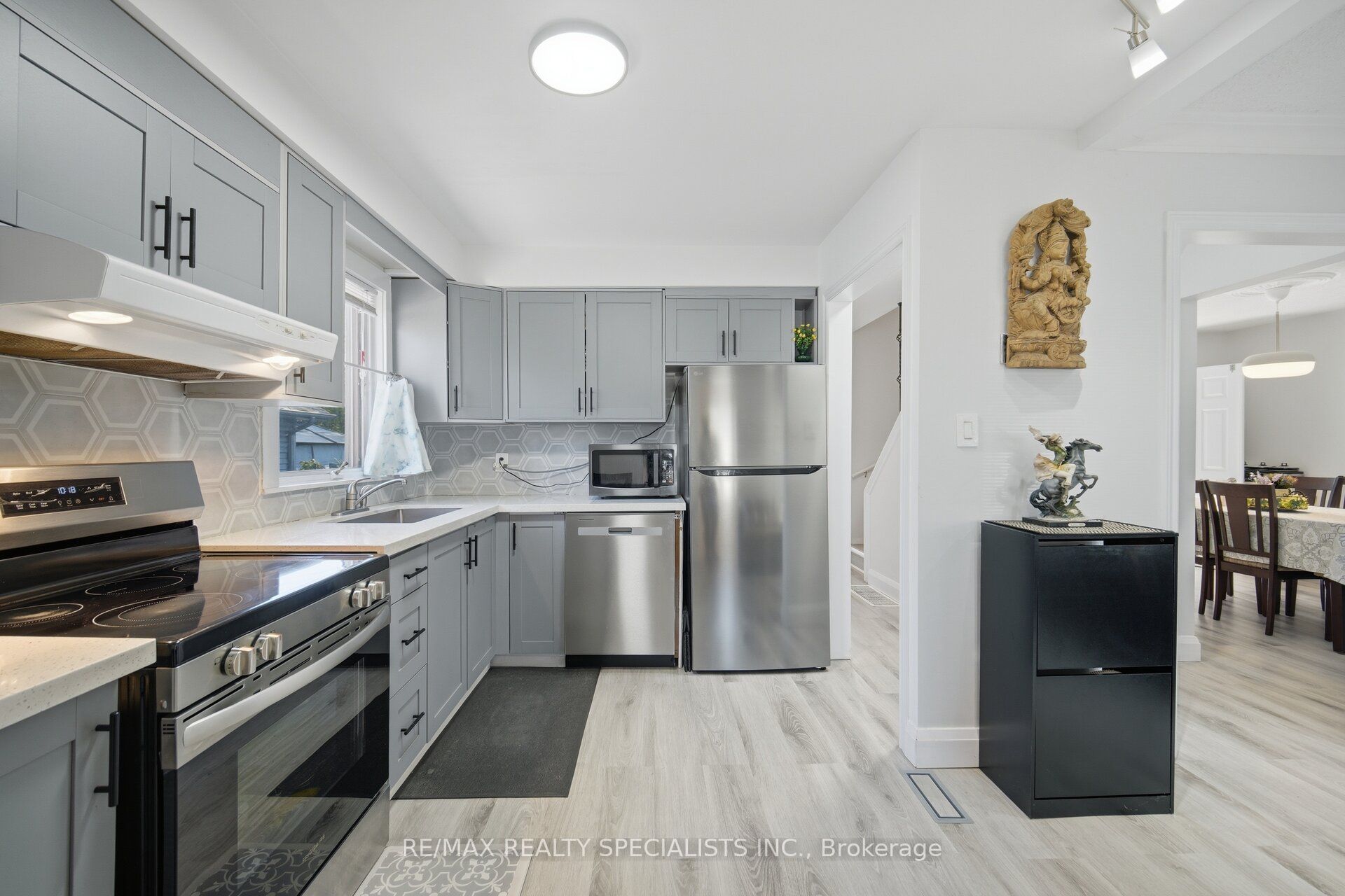87 Woodward Avenue Property Photo 6