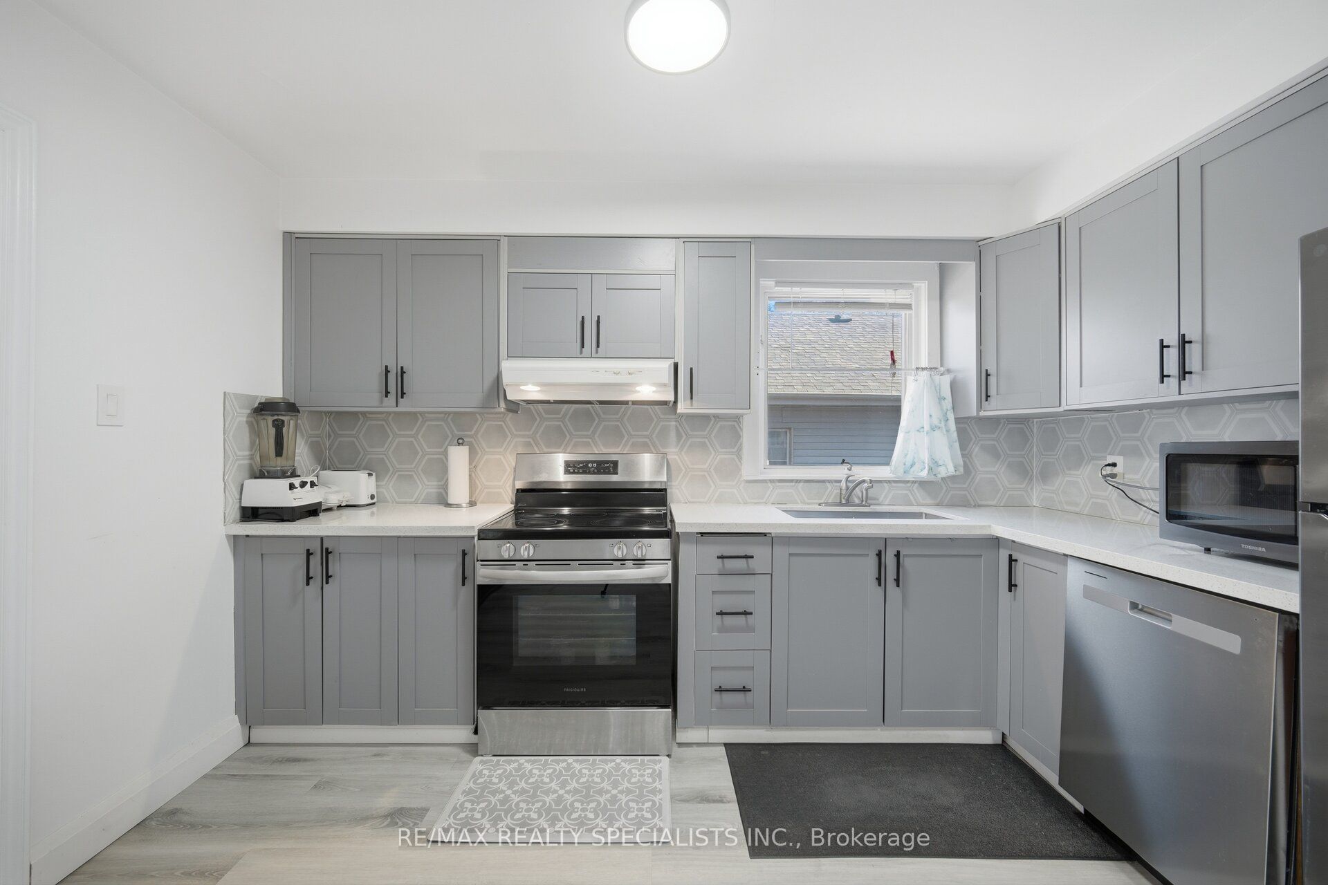 87 Woodward Avenue Property Photo 7