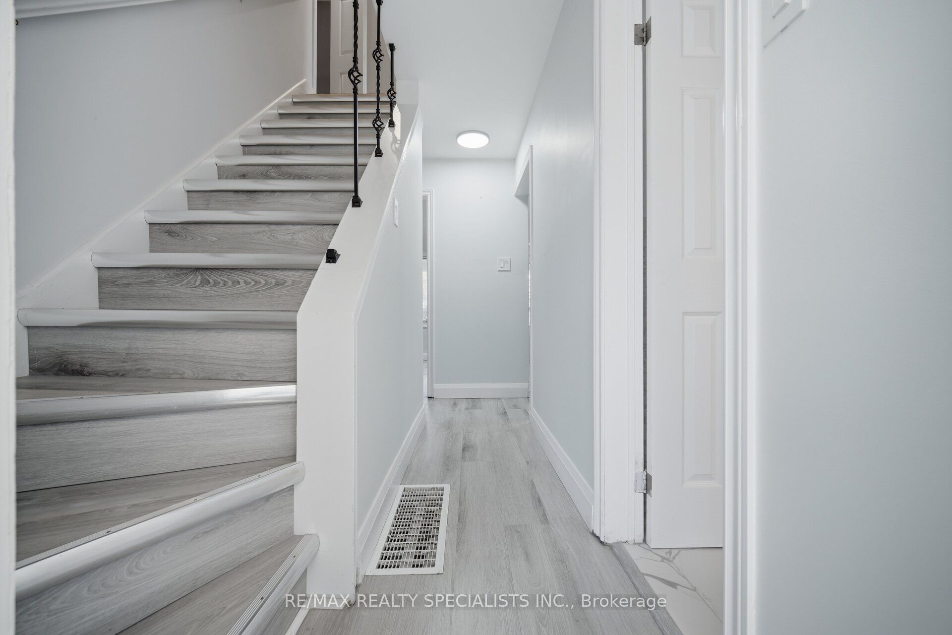 87 Woodward Avenue Property Photo 24