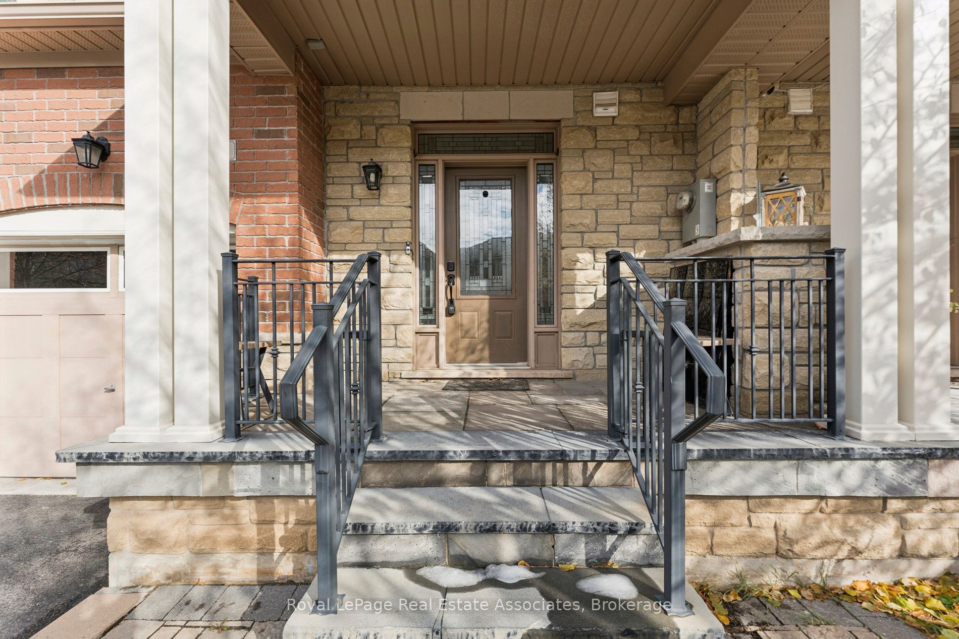 12 Diamond Leaf Lane Property Photo 2
