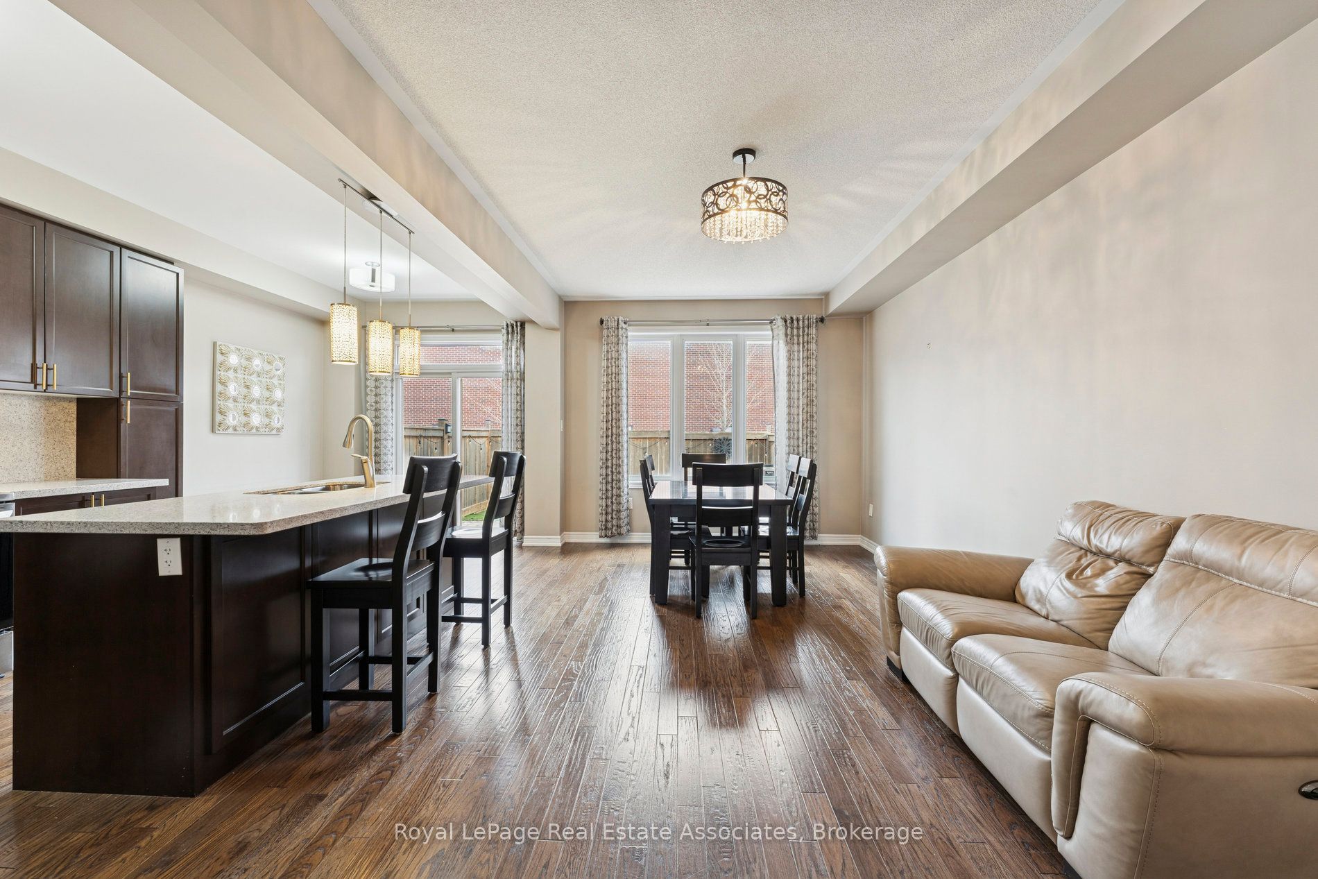 12 Diamond Leaf Lane Property Photo 8