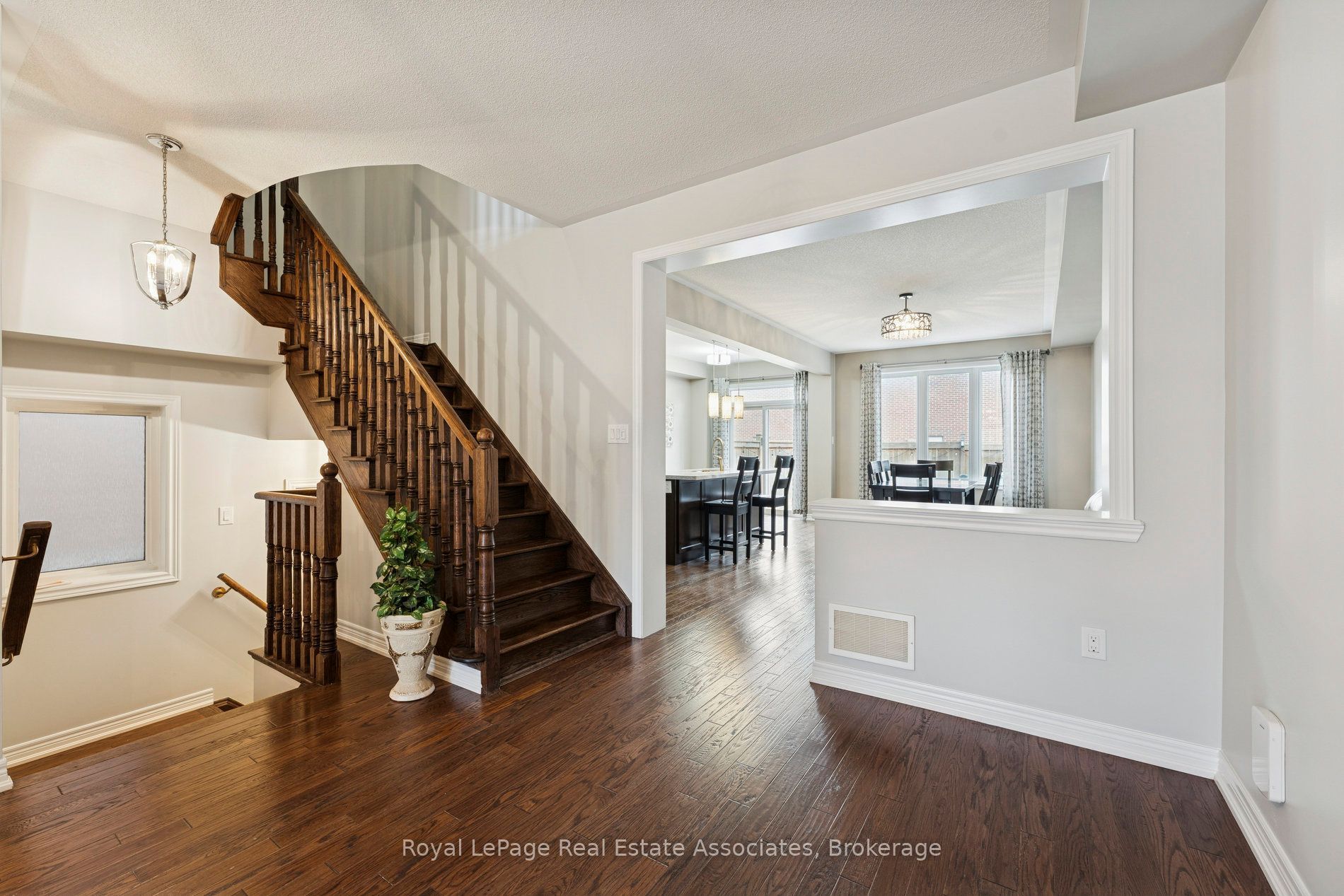 12 Diamond Leaf Lane Property Photo 9